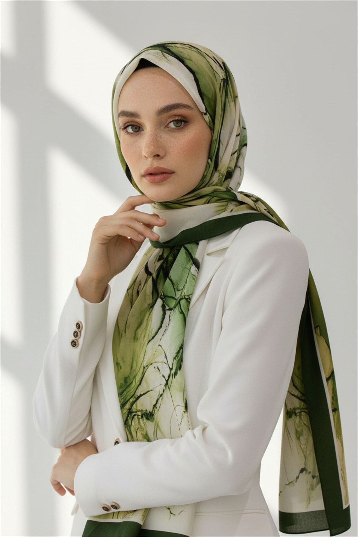 KREP BATİK DESENLİ HAKİ RENKLİ 75X195 KIRIŞMAZ ŞAL