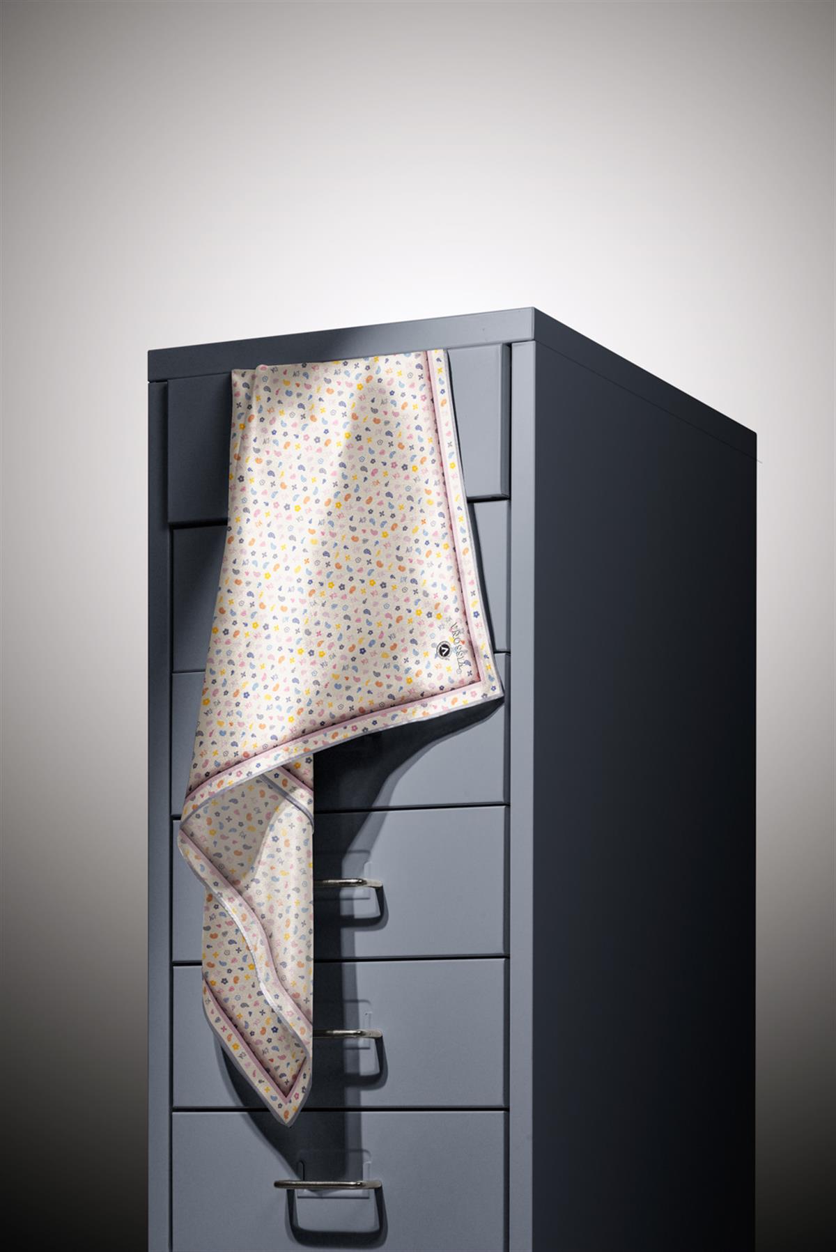 %100 Twill İpek Çıtır Desenli Krem - Pembe Renkli 90x90 Eşarp Dikim Şekli : El Dikişi