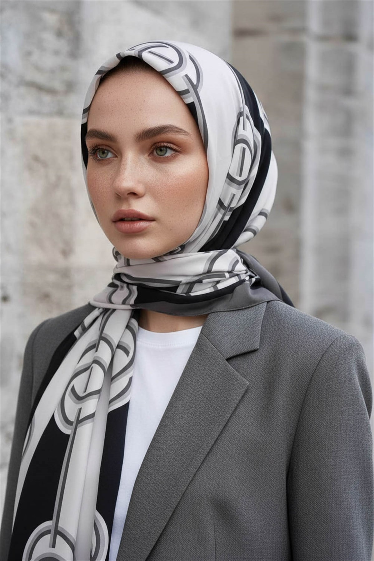 KREP ÇİZGİLİ DESENLİ GRİ RENKLİ 75X195 KIRIŞMAZ ŞAL