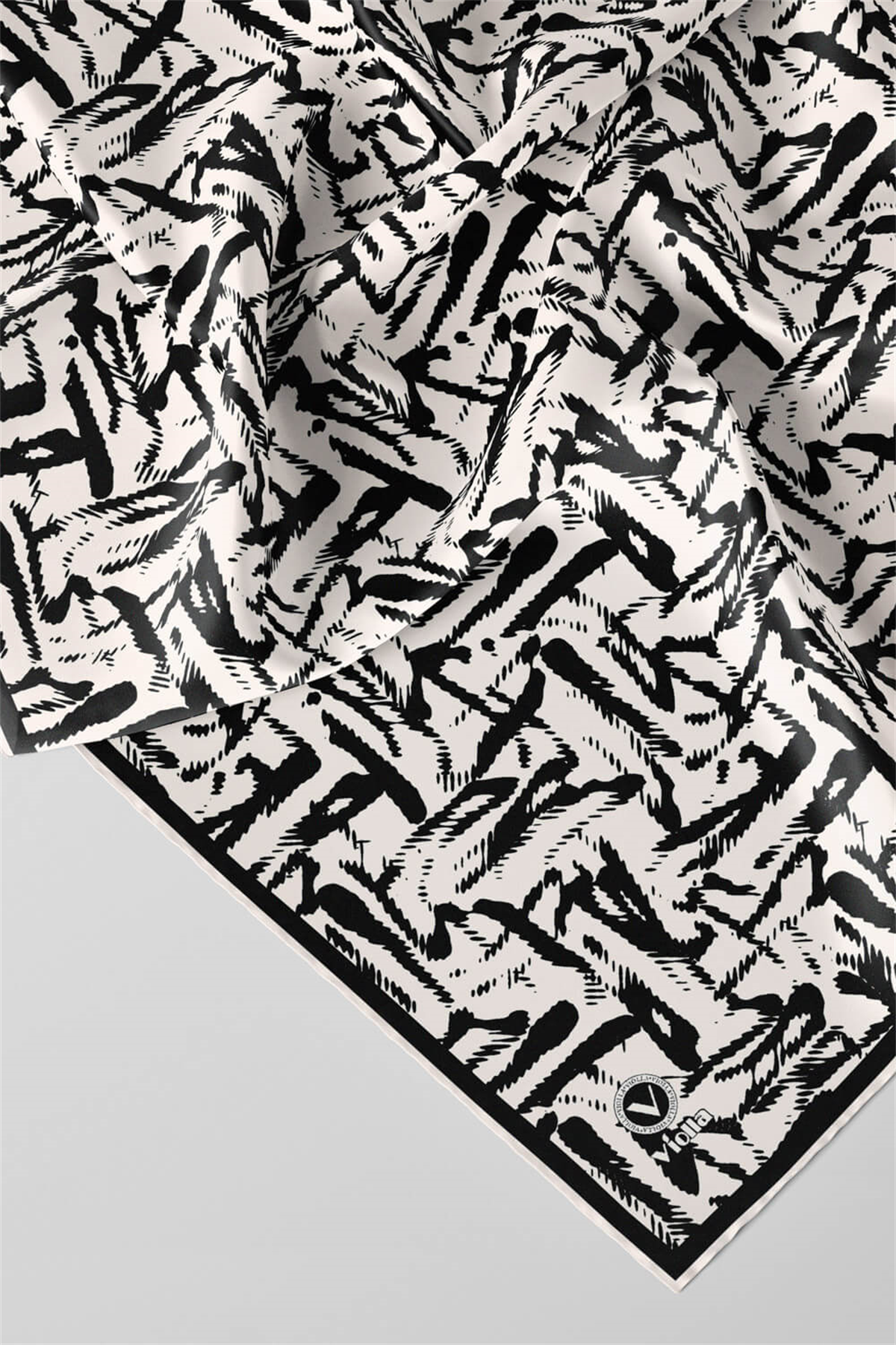 Twill Geometrik Desenli Siyah - Krem Renkli 90x90 Eşarp (İpek İçermez) Dikim Şekli : El Dikişi