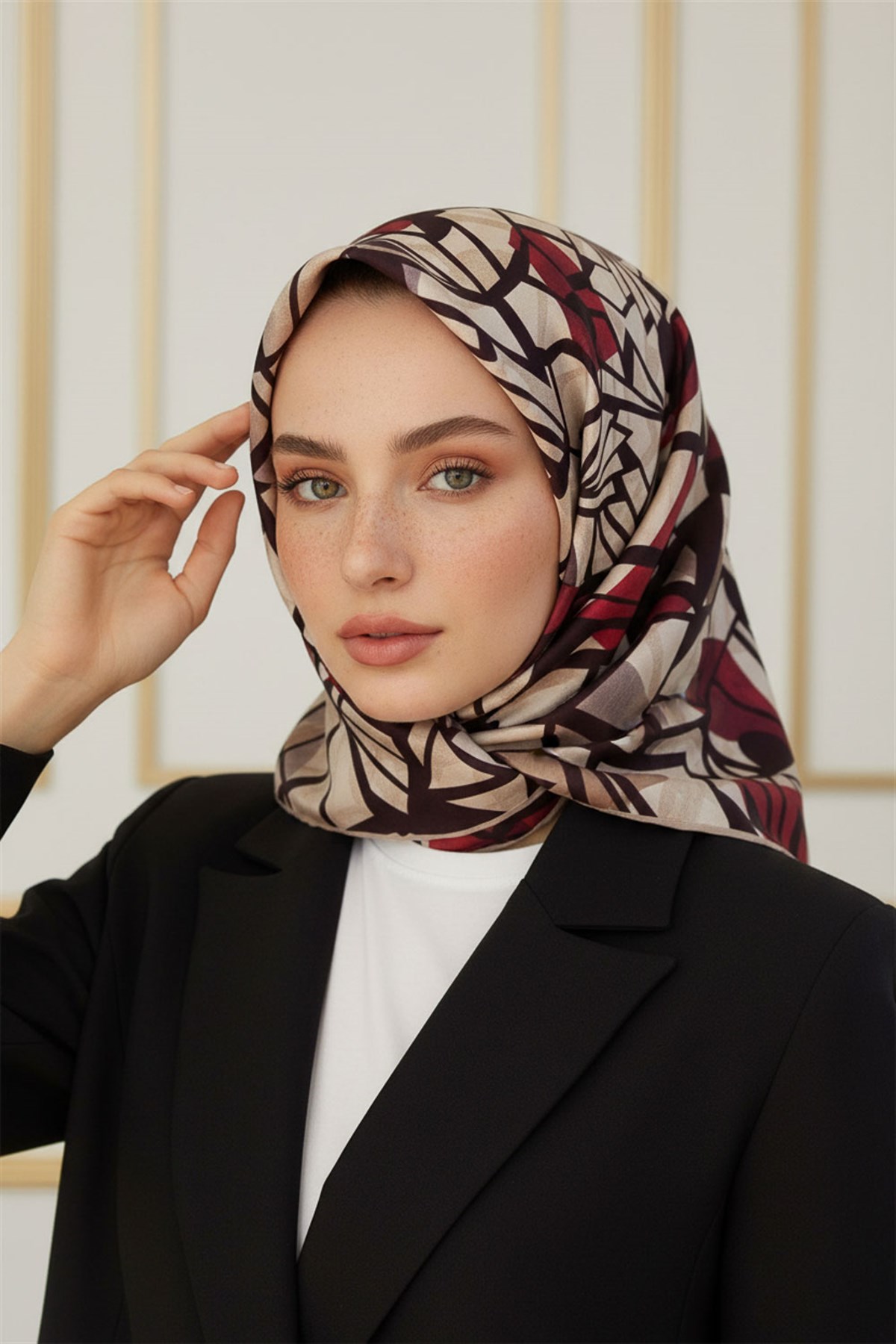 %100 Twill Renkli Petek Desenli Bej - Kırmızı Renkli 90x90 Eşarp Dikim Şekli: El Dikişii