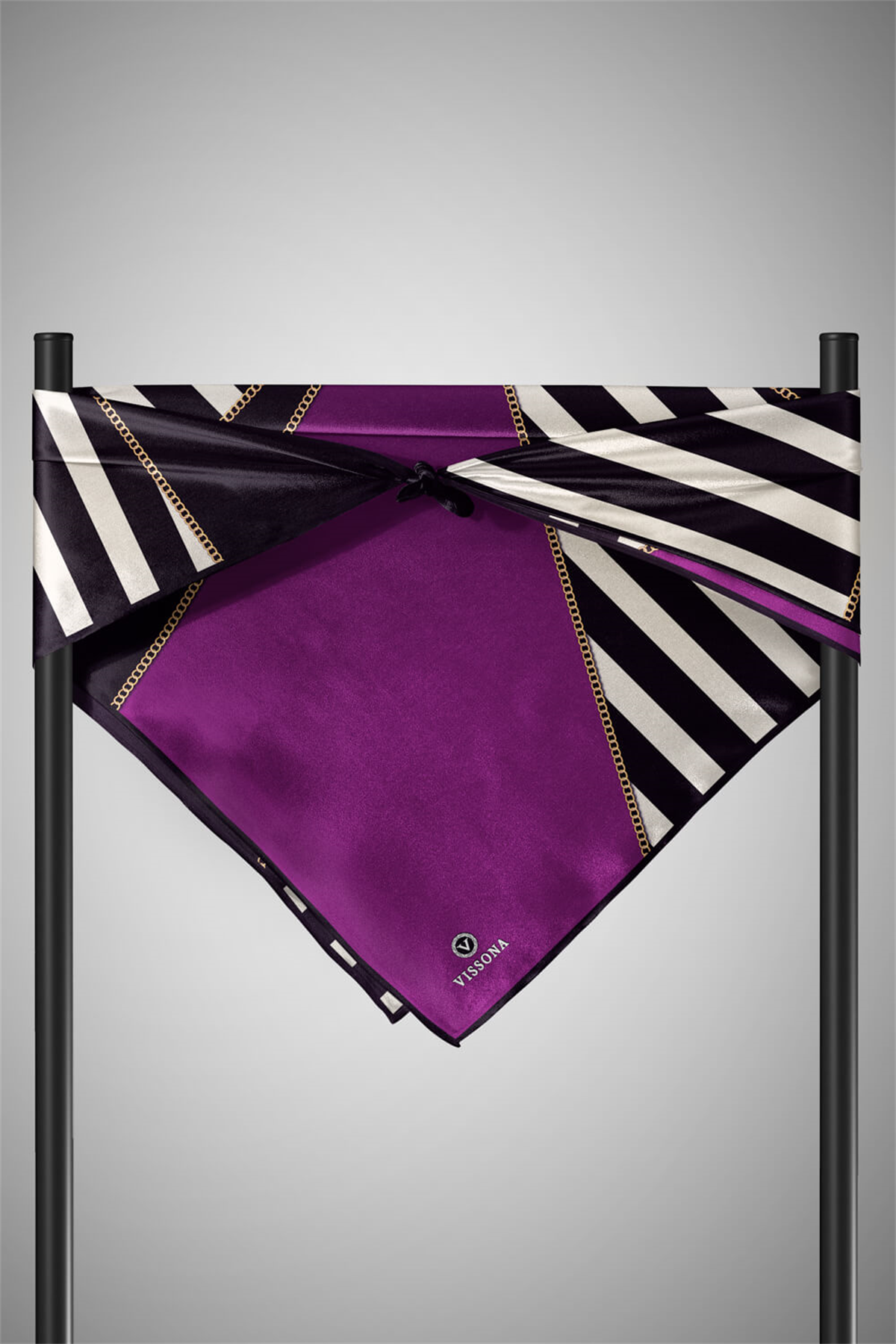 %100 Twill İpek Zincirli Çizgi Desenli Siyah - Mürdüm Renkli 90x90 Eşarp Dikim Şekli : El Dikişi