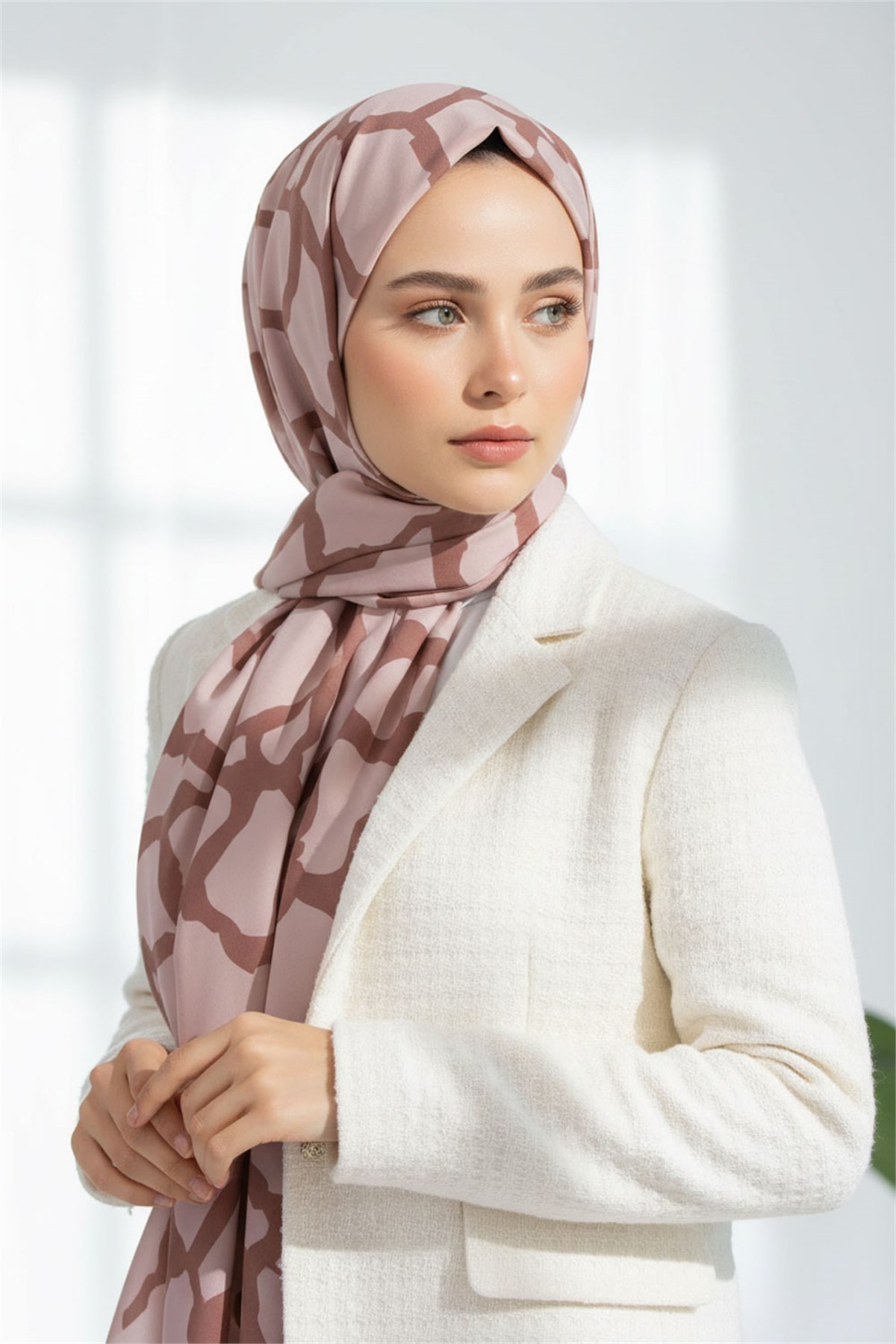 KREP TAŞ DESENLİ PUDRA RENKLİ 75X195 KIRIŞMAZ ŞAL