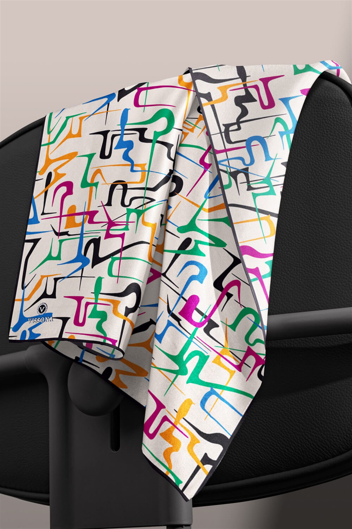 % 57 İPEK % 43 VİSKON Twill İpek Soyut Geometrik Desenli Mint Yeşili - Sarı Renkli 90x90 Eşarp Dikim Şekli : El Dikişi