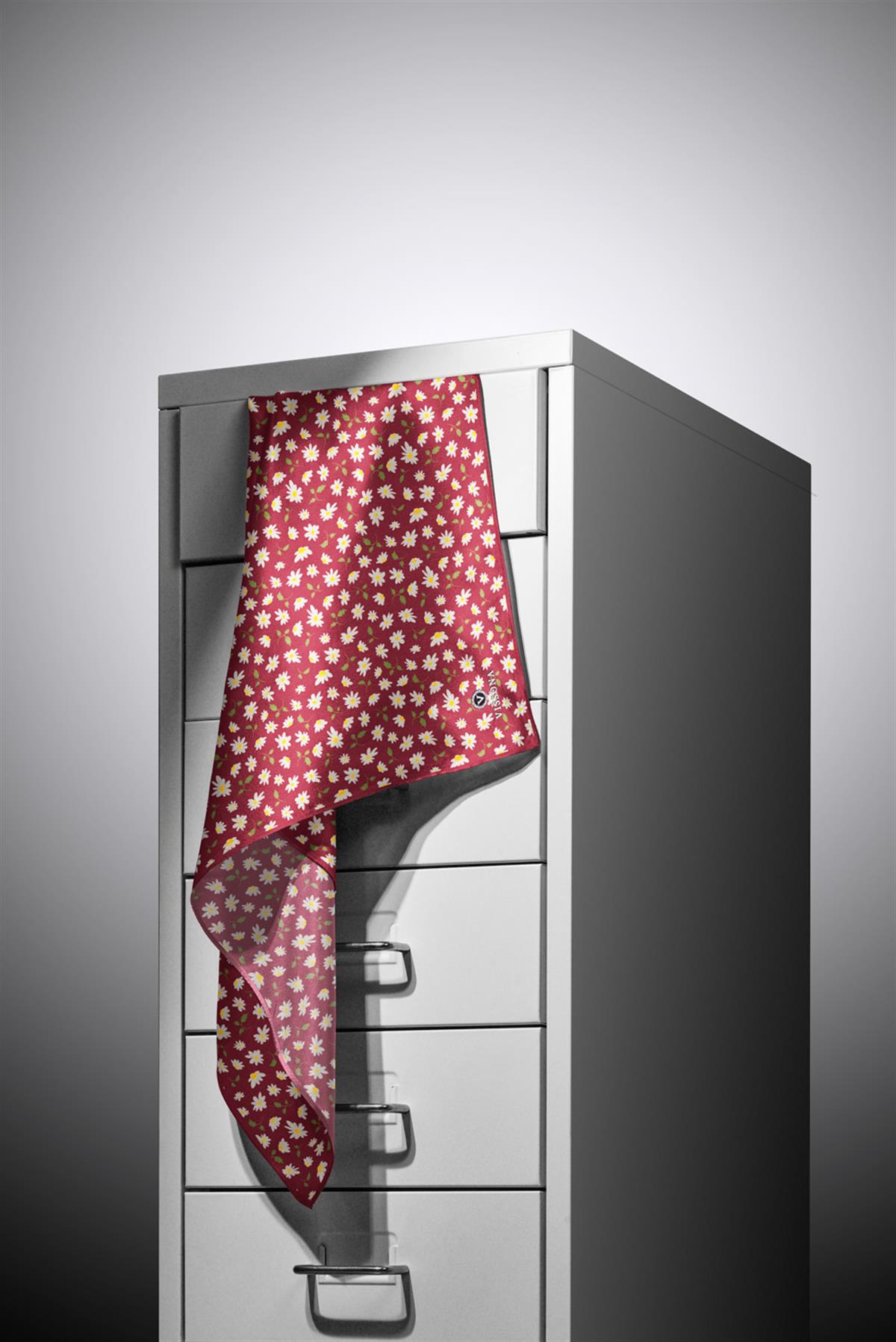 %100 Twill İpek Papatya Desenli Bordo Renkli 90x90 Eşarp Dikim Şekli : El Dikişi