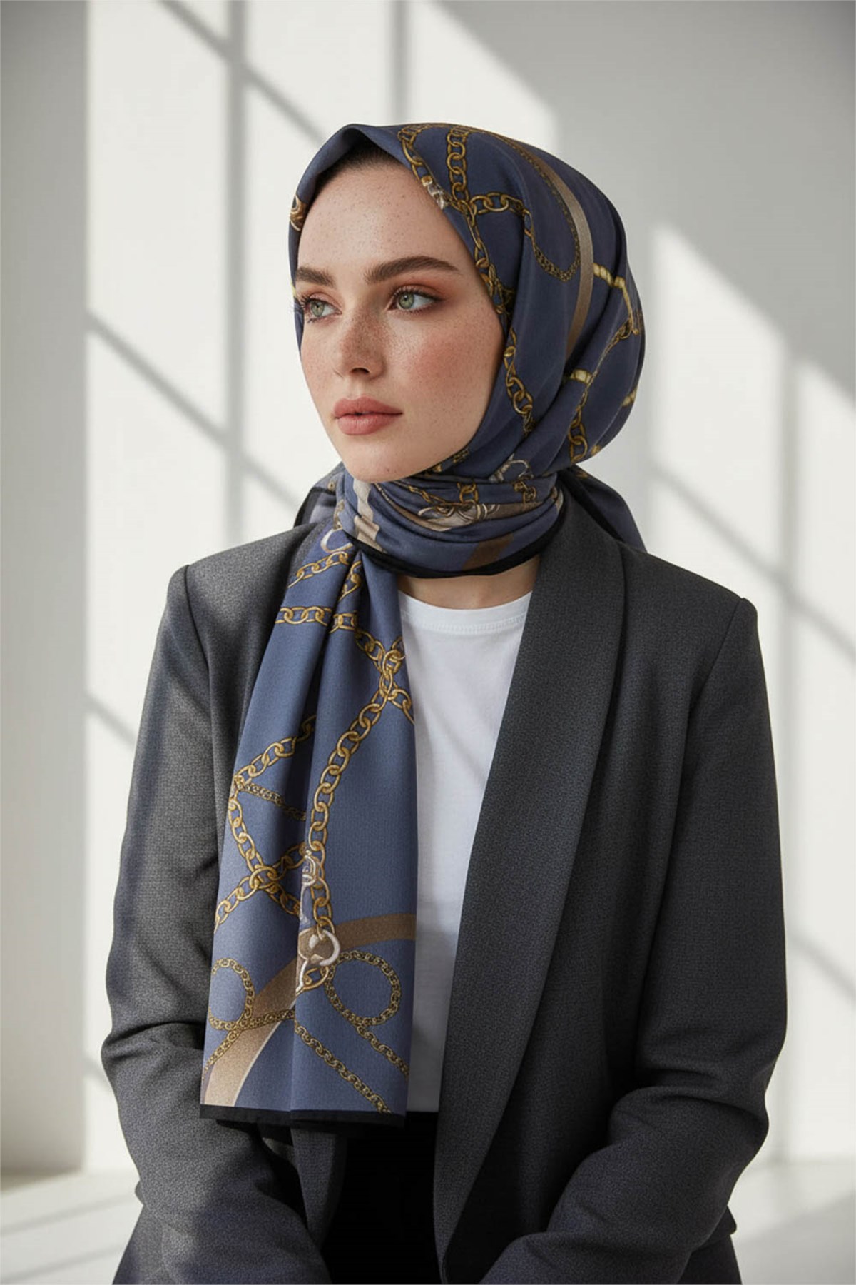 KREP ZİNCİRLİ KEMER DESENLİ FÜME RENKLİ 75X195 KIRIŞMAZ ŞAL