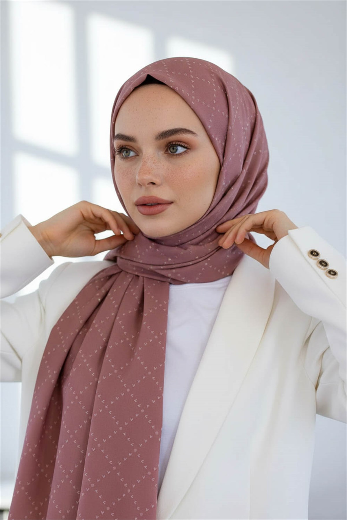 KREP V DESENLİ GÜL KURUSU RENKLİ 75X195 KIRIŞMAZ ŞAL