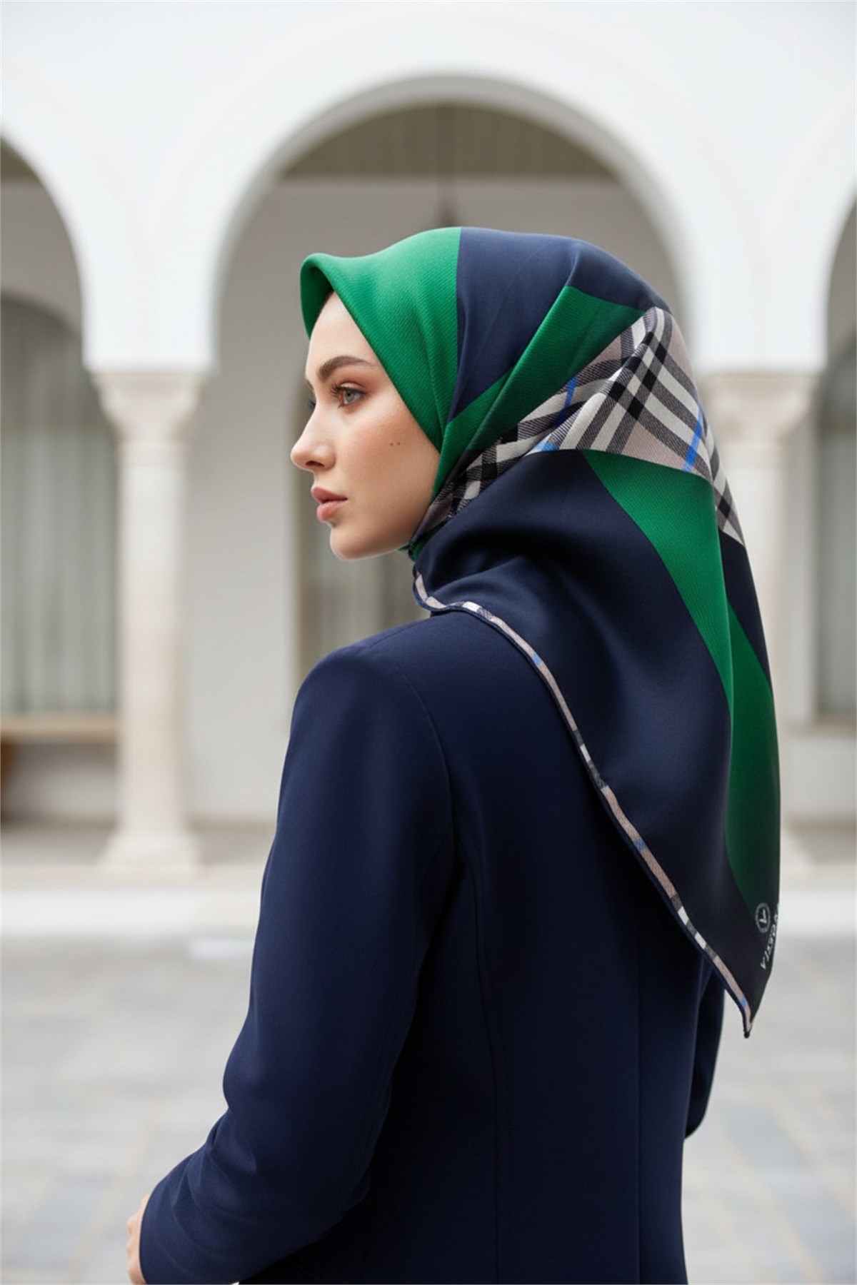 %100 Twill İpek Eşarp 90x90 Zümrüt Yeşili Lacivert Ekose Desenli El Dikişli Kadın Eşarp
