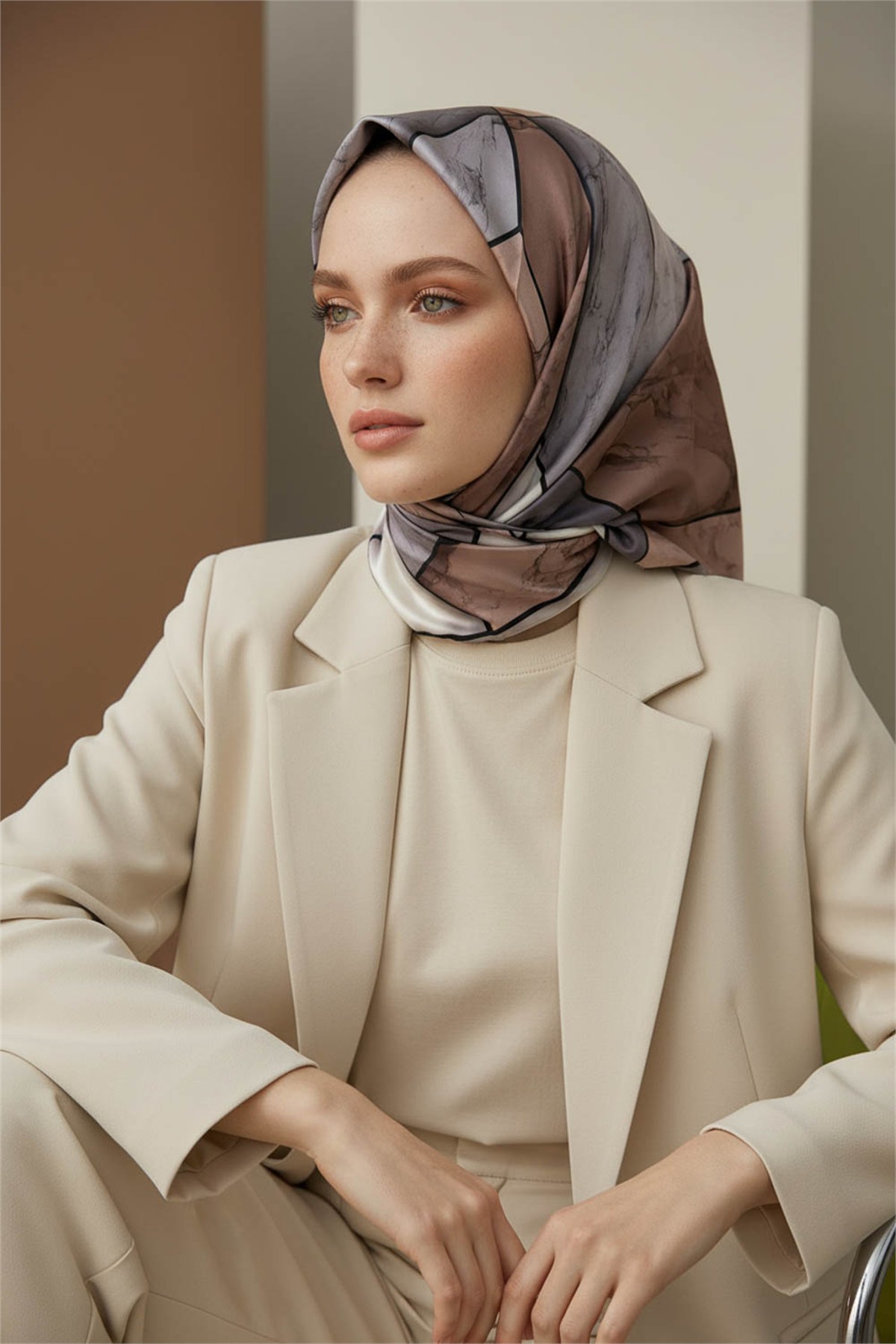 Rayon Mermer Desenli Gri - Bej Renkli 90x90 Eşarp (İpek İçermez) Kenar Dikiş Şekli El Dikişli