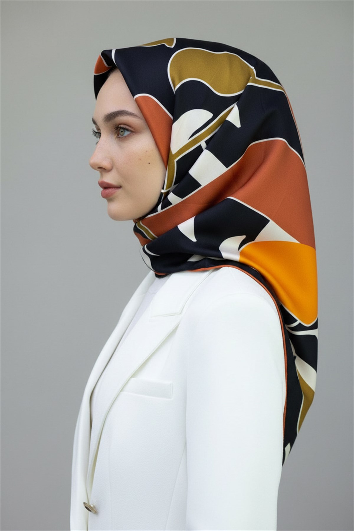 %100 Twill İpek Yaprak Desenli Turuncu - Zümrüt Yeşili Renkli 90x90 Eşarp Dikim Şekli : El Dikişi