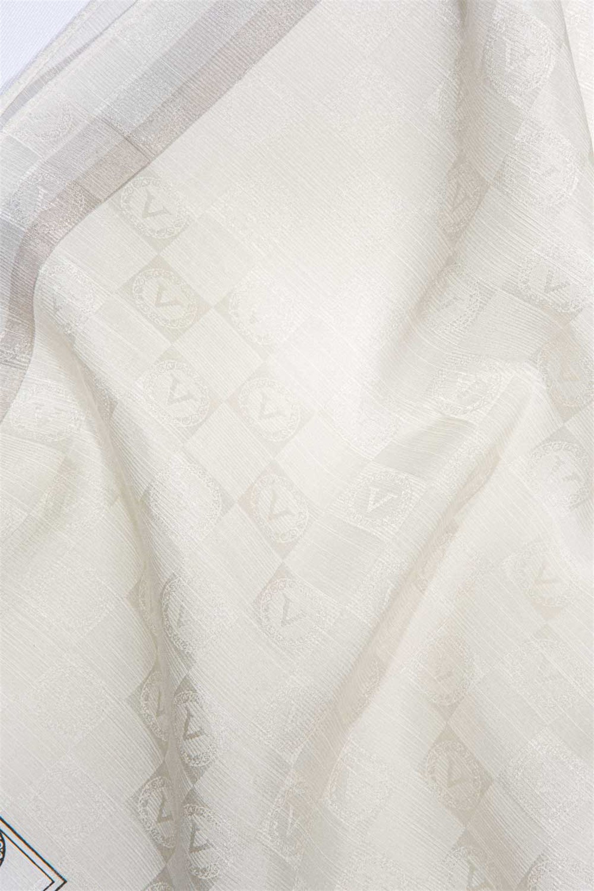 %57 İpek %43 Pamuk Monogram Desenli Gümüş-Gri Renkli 70X190 Yumuşak Dökümlü Şal