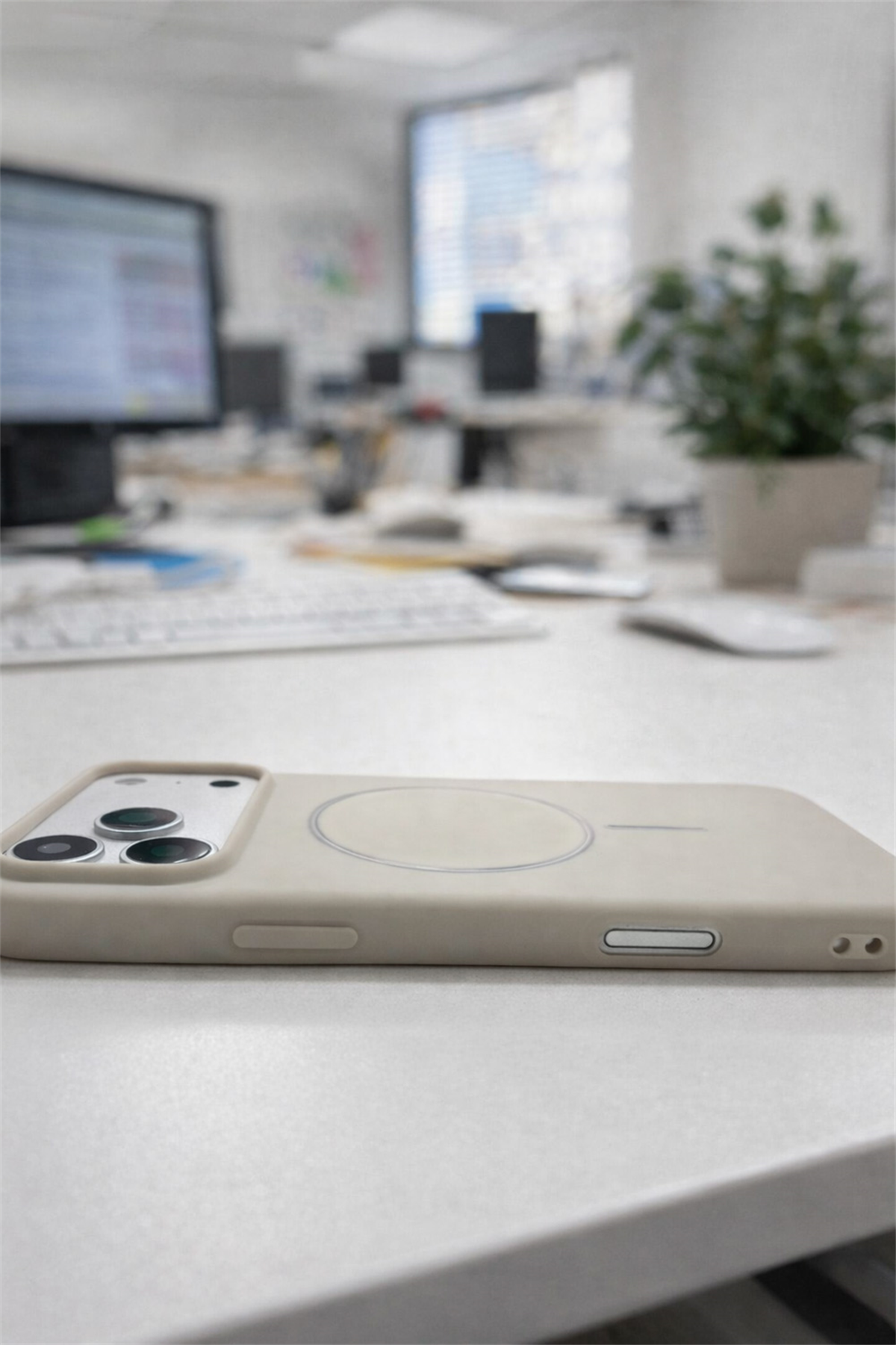 iPhone 17 Pro Uyumlu İçi Kadife Magsafe Wireless Şarj Özellikli Taş Renkli Telefon Kılıfı