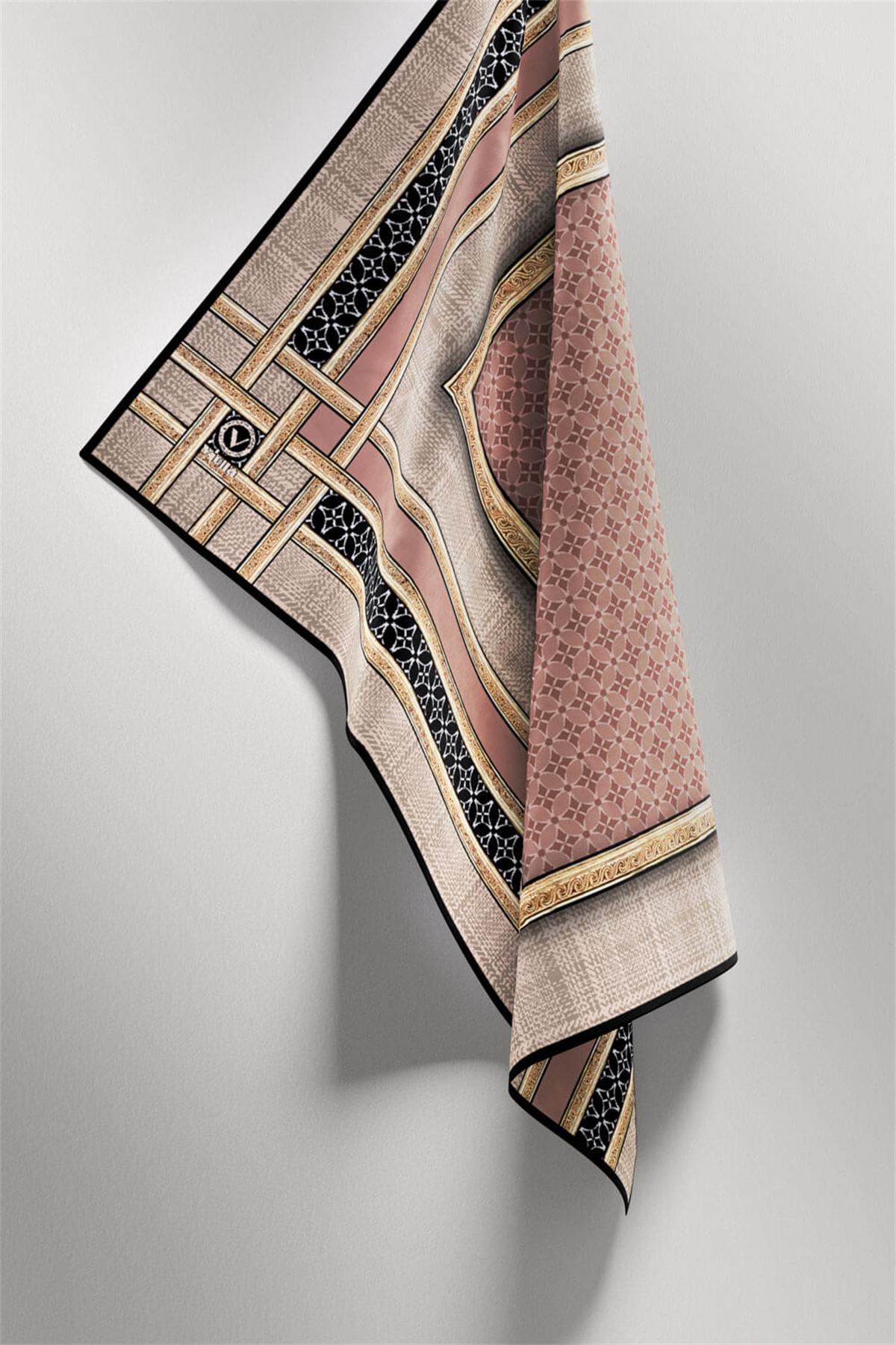 Twill Gold Bordürlü Geometrik Desenli Pudra Renkli 90x90 Eşarp (İpek İçermez) Kenar Dikiş Şekli El Dikişli