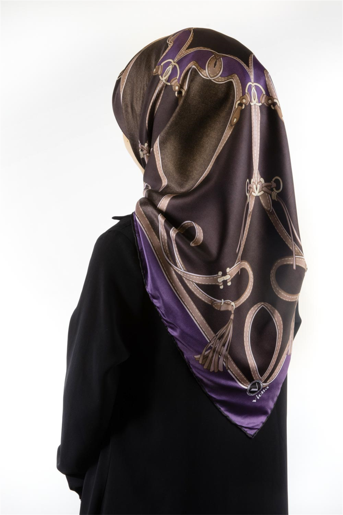 Twill Kemer Desenli Lila Renkli 90x90 Eşarp (İpek İçermez) Dikim Şekli : El Dikişi