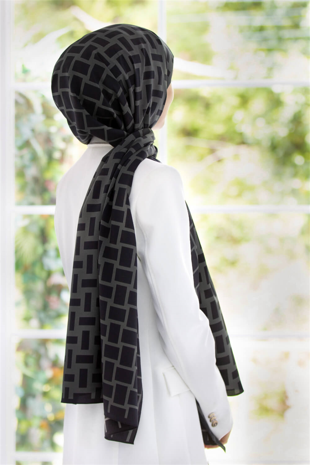 LÜKS MEDİNE İPEĞİ KARELİ DESENLİ FÜME RENKLİ 75X195 KIRIŞMAZ ŞAL MOSS KREP DİKİŞ TİPİ İTALYAN DİKİŞLİ