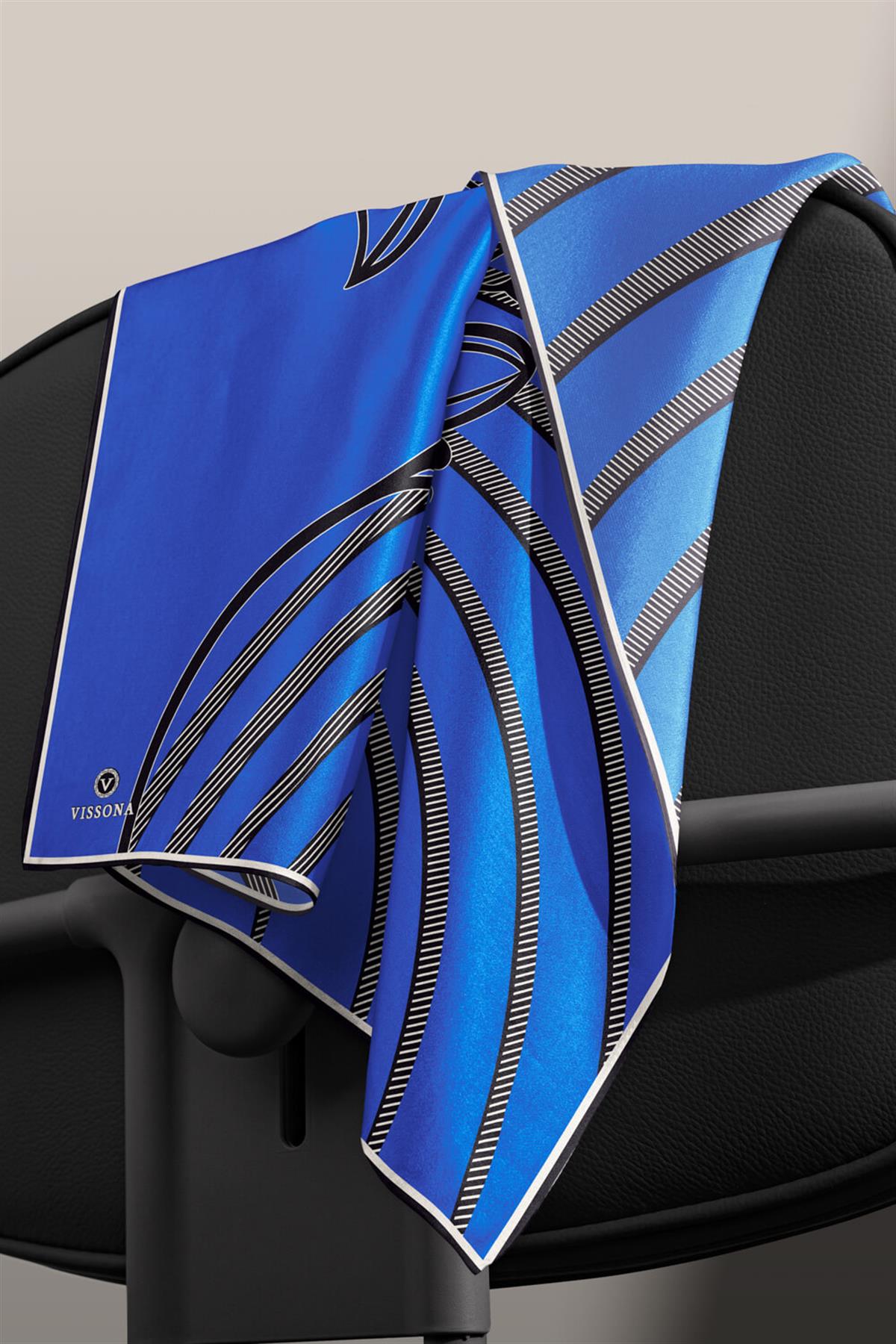 %100 Twill İpek Çizgili Çiçek Desenli Saks - Siyah Renkli 90x90 Eşarp Dikim Şekli : El Dikişi