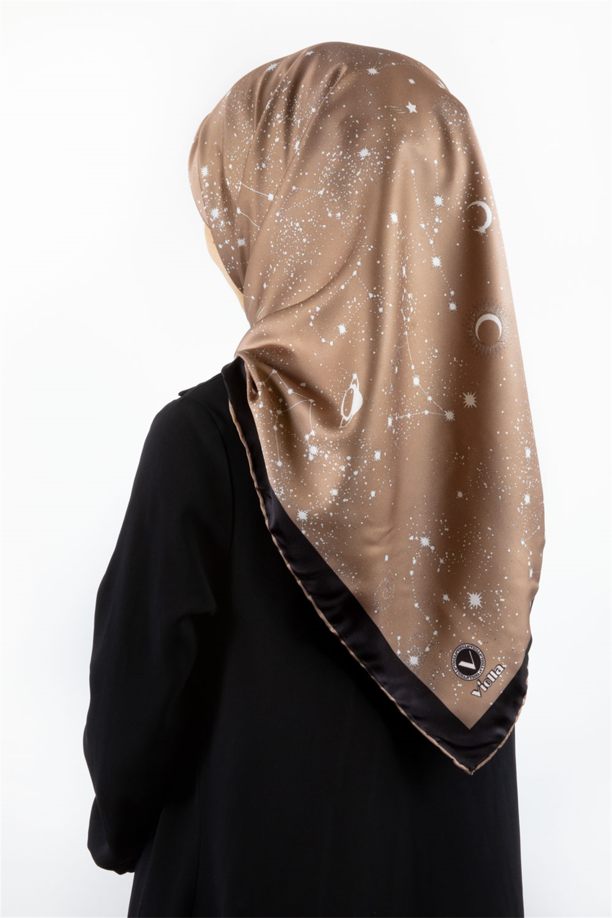 Twill Galaksi Desenli Bej Renkli 90x90 Eşarp (İpek İçermez) Kenar Dikiş Şekli El Dikişli