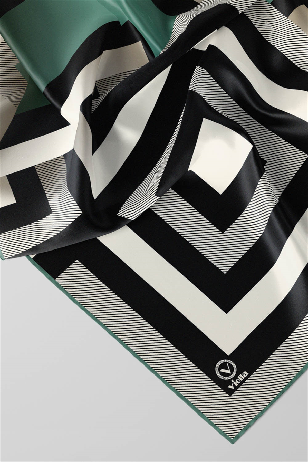 Twill Geometrik Desenli Mint Yeşiliı Renkli 90x90 Eşarp (İpek İçermez) Dikim Şekli : El Dikişi