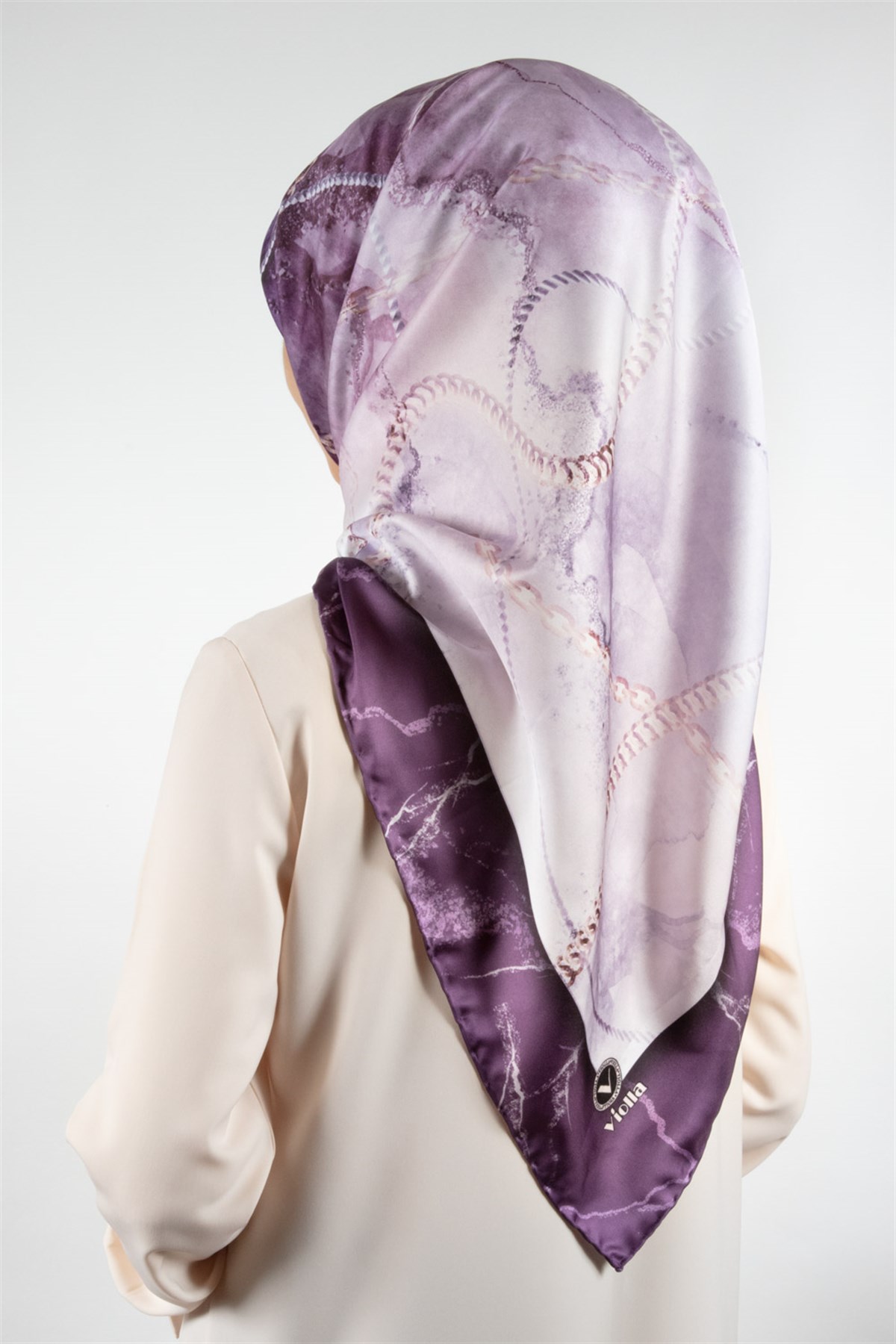 Twill Mermer ve Zincir Desenli Mor Renkli 90x90 Eşarp (İpek İçermez) Kenar Dikiş Şekli El Dikişli