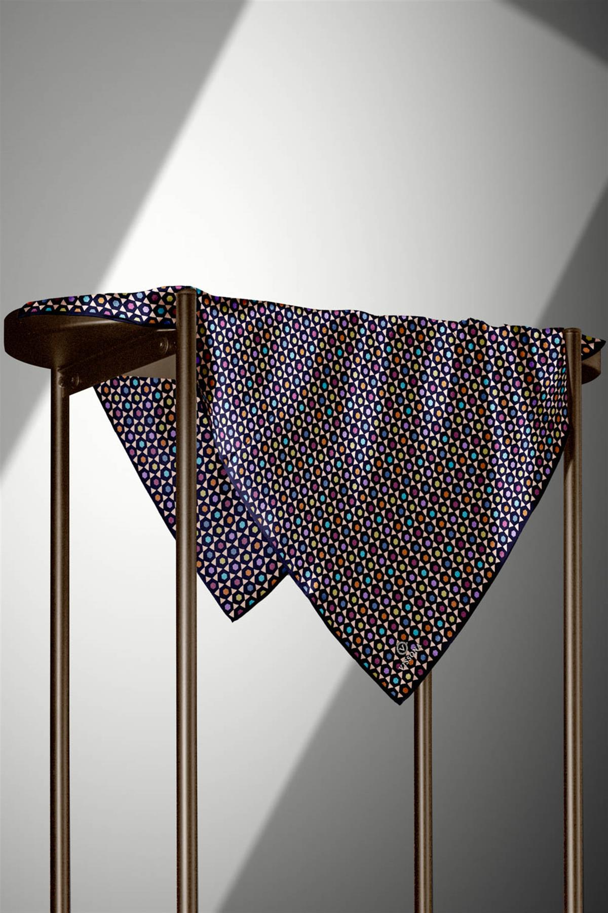 %100 Twill İpek Nokta Desenli Lacivert Renkli 90x90 Eşarp Dikim Şekli : El Dikişi