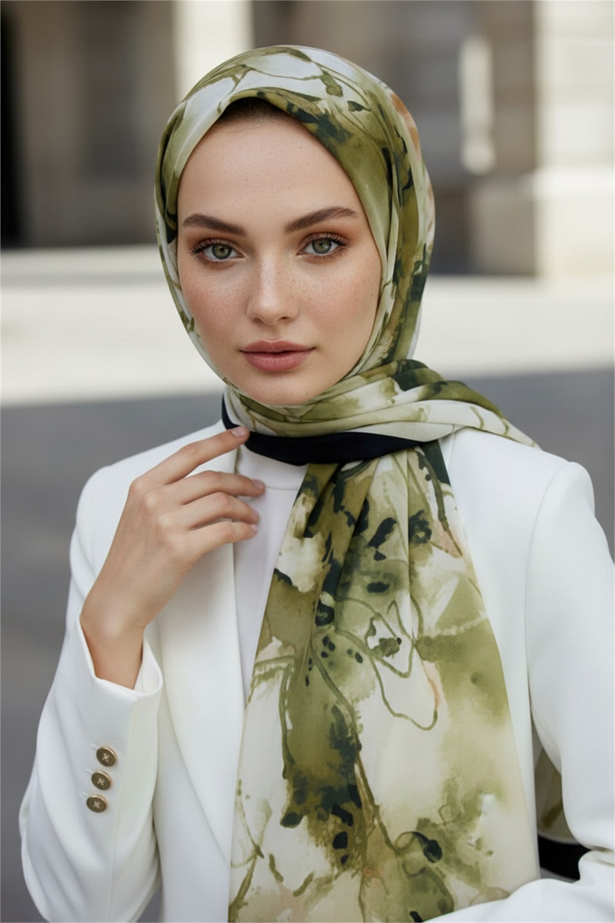 KREP SULU BOYA YAPRAK DESENLİ HAKİ YEŞİLİ RENKLİ 75X195 KIRIŞMAZ ŞAL