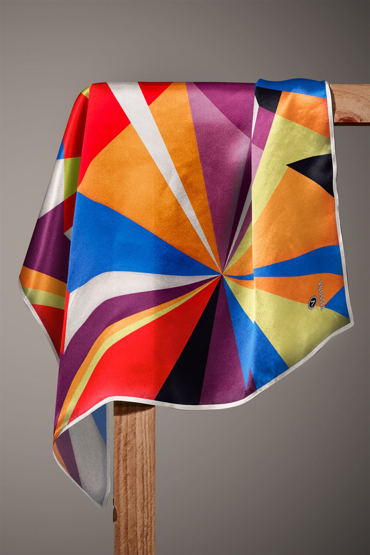 %100 Twill İpek Geometrik Desenli Kırmızı - Mürdüm Renkli 90x90 Eşarp Dikim Şekli : El Dikişi