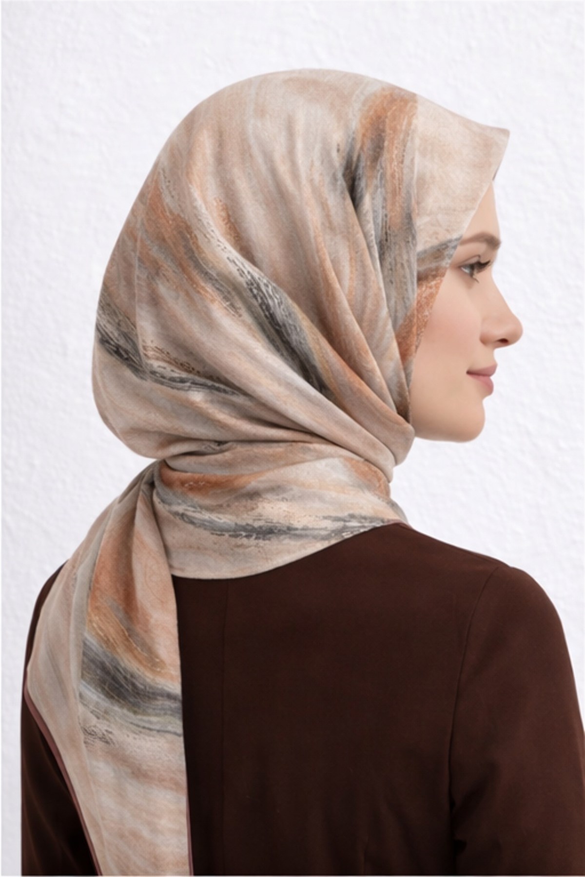 Rayon Fırça Darbesi Desenli Bej Renkli 90x90 Eşarp (İpek İçermez) Dikim Şekli : El Dikişi