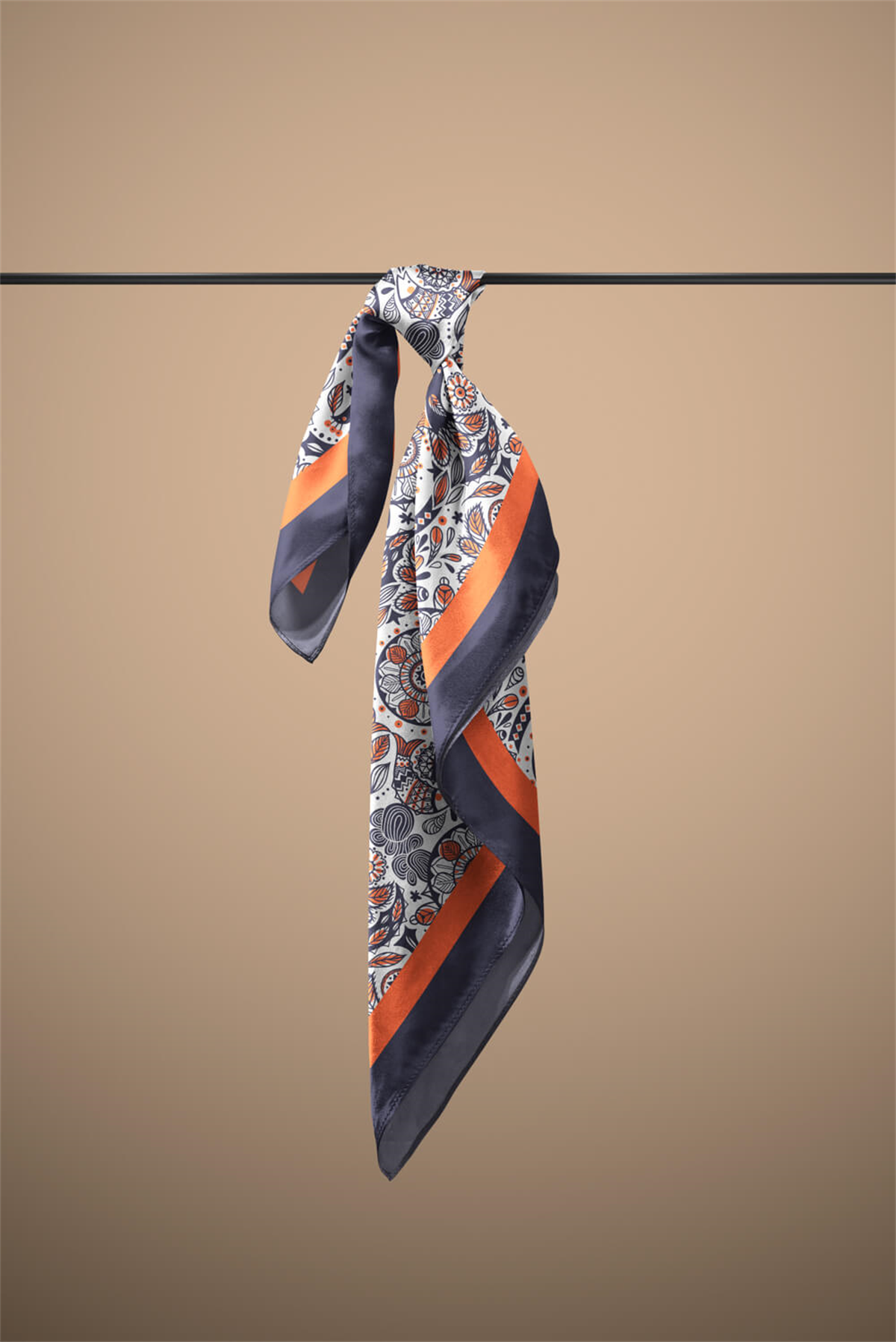 Kadın Turuncu Tavuskuşu  Desenli 50x50 Bandana  DG0633-22