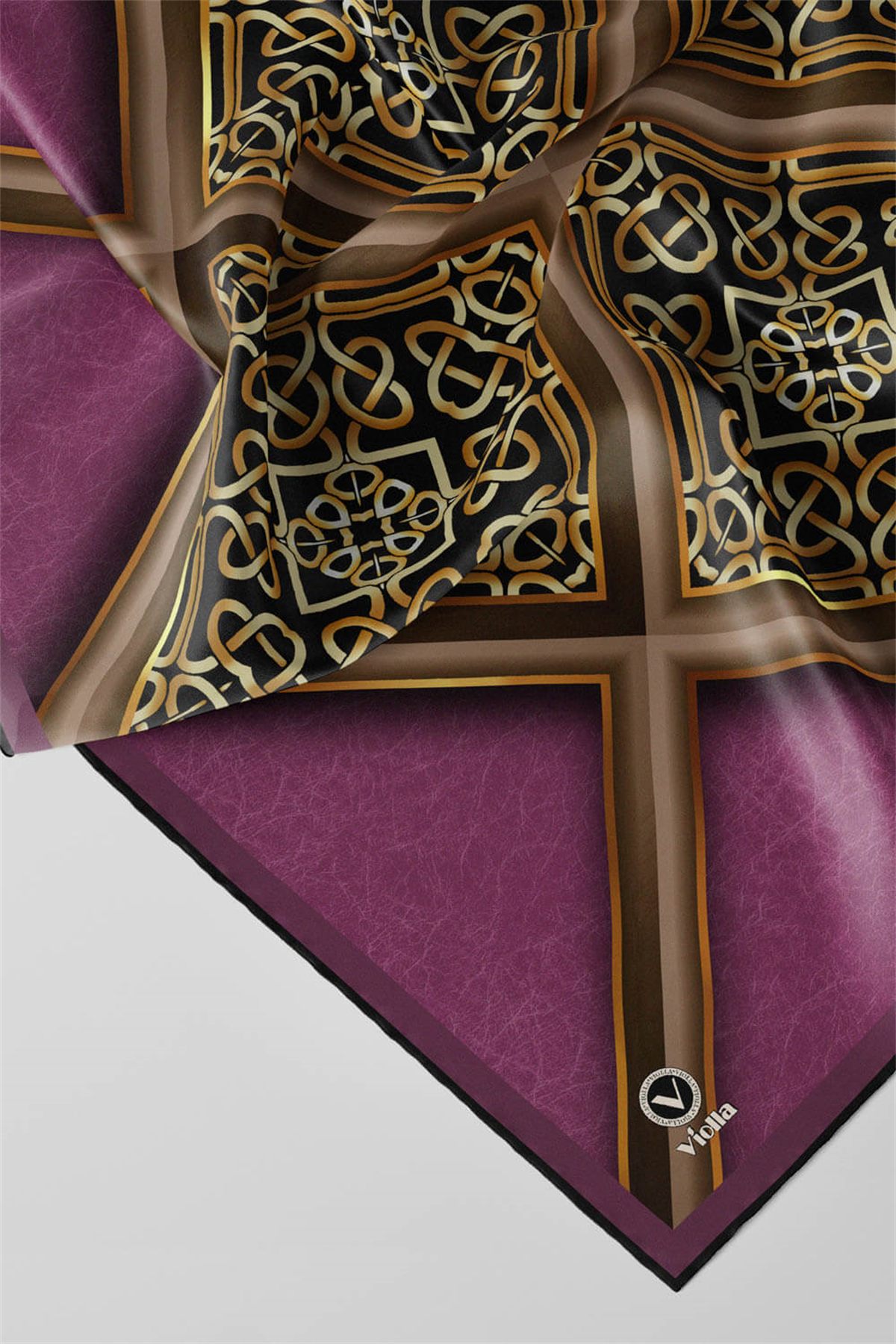 Twill Gold Çerçeveli Barok Desenli Mürdüm Renkli 90x90 Eşarp (İpek İçermez) Kenar Dikiş Şekli El Dikişli