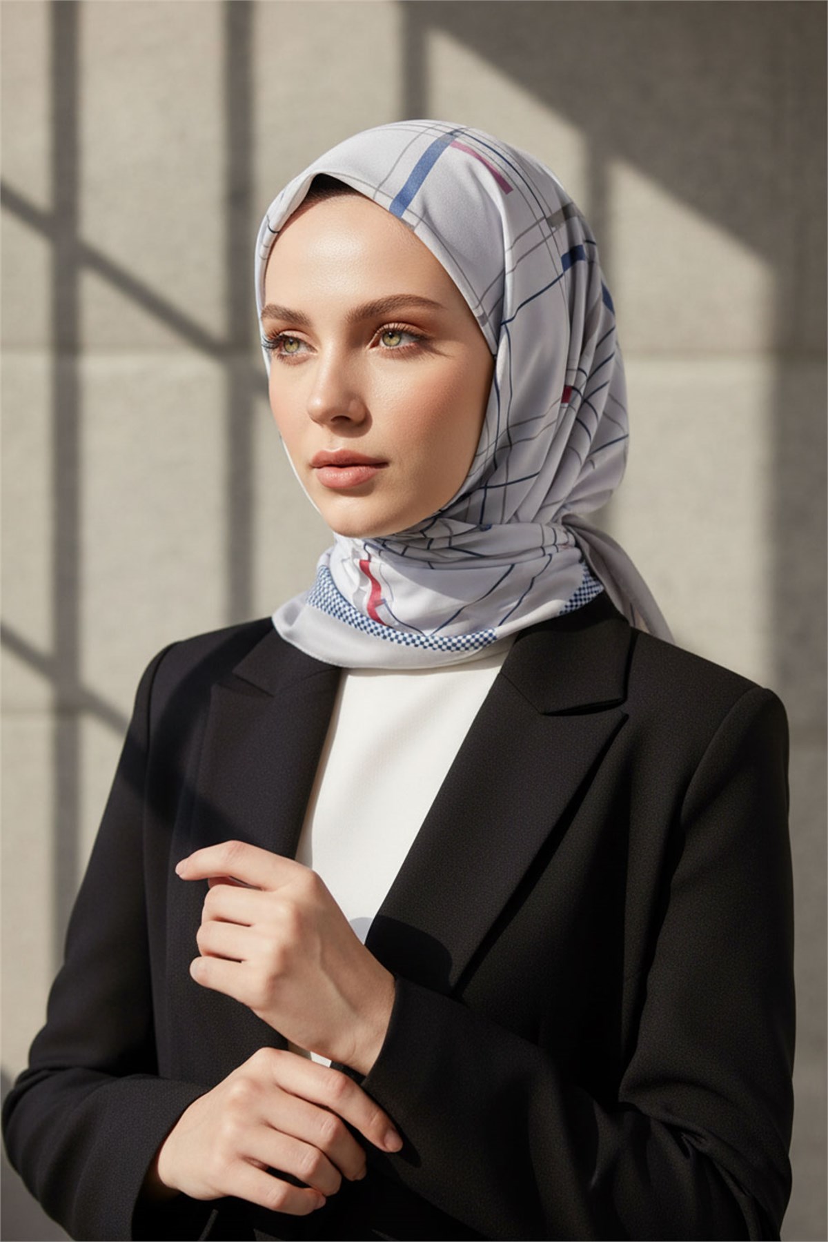 KREP GEOMETRİK DESENLİ GRİ - MÜRDÜM RENKLİ 75X195 KIRIŞMAZ ŞAL