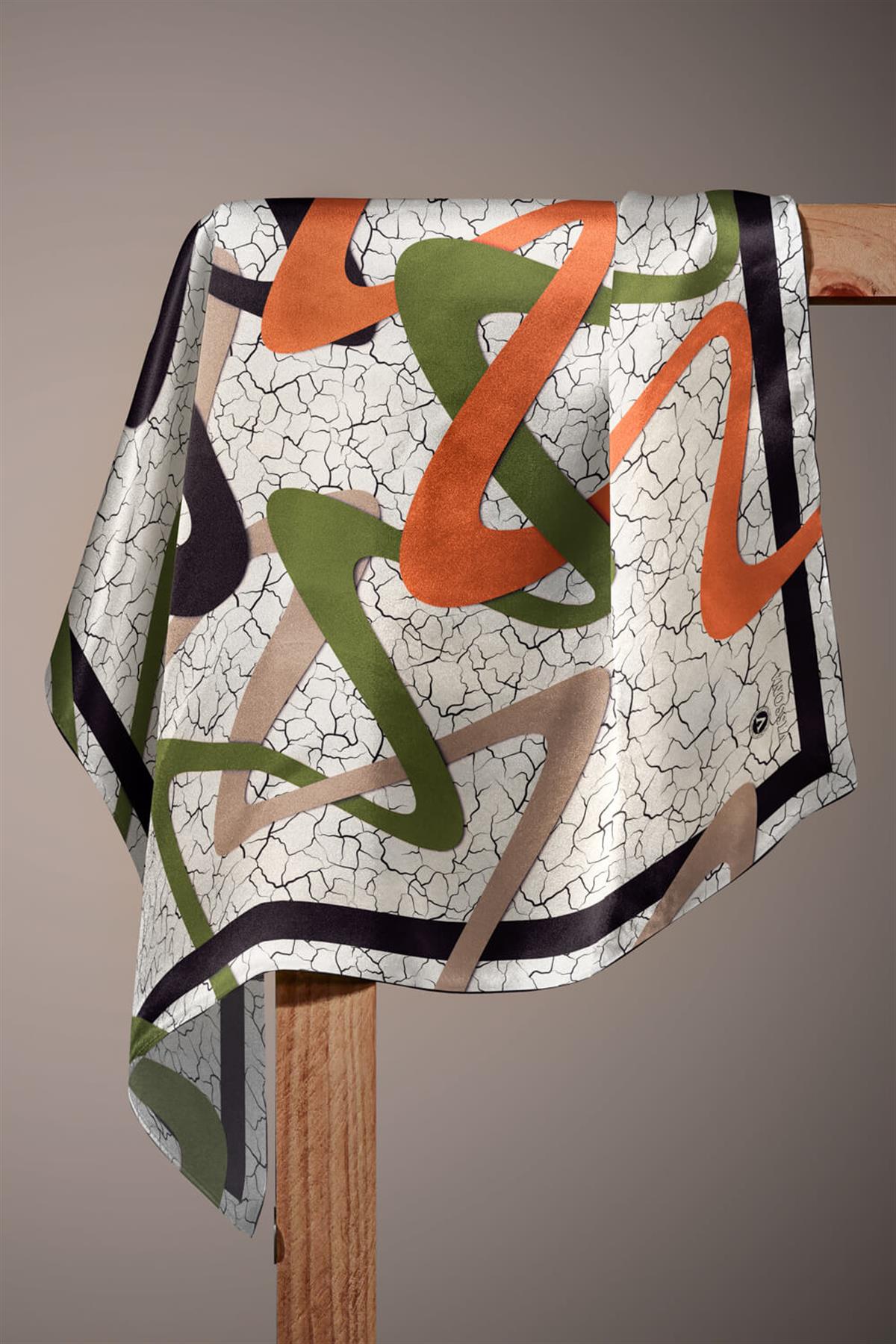 %100 Twill İpek Geometrik Ve Çatlak Desenli Taba - Haki Renkli 90x90 Eşarp Dikim Şekli : El Dikişi