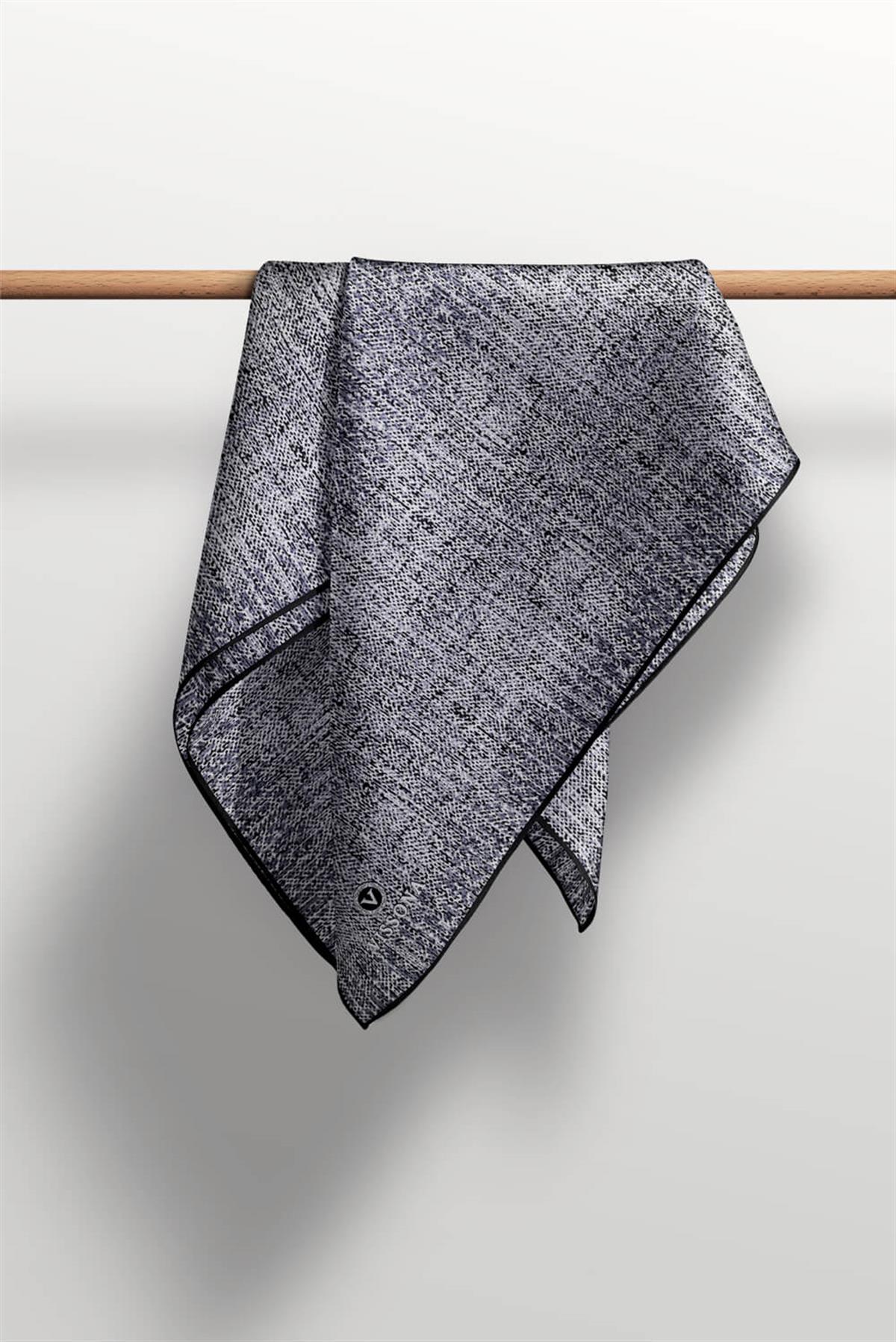 %100 Twill İpek Dokulu Desen Gri - Siyah Renkli 90x90 Eşarp Kenar Dikiş Şekli El Dikişli