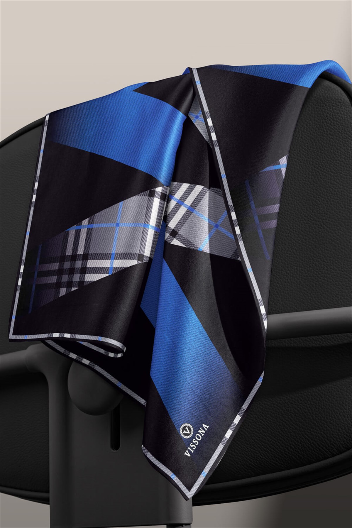%100 Twill İpek Ekose Desenli Saks - Siyah Renkli 90x90 Eşarp Dikim Şekli : El Dikişi