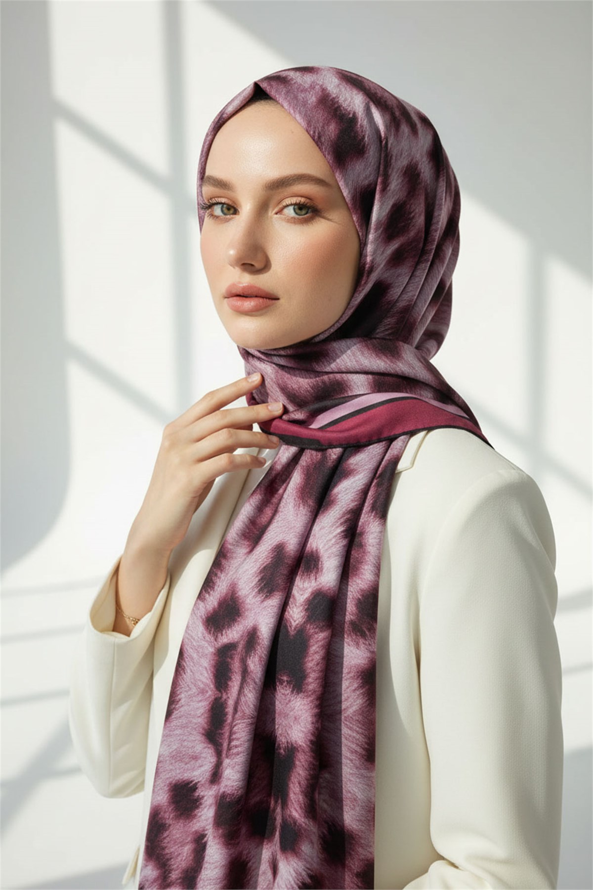 KREP LEOPAR DESENLİ BORDO RENKLİ 75X195 KIRIŞMAZ ŞAL