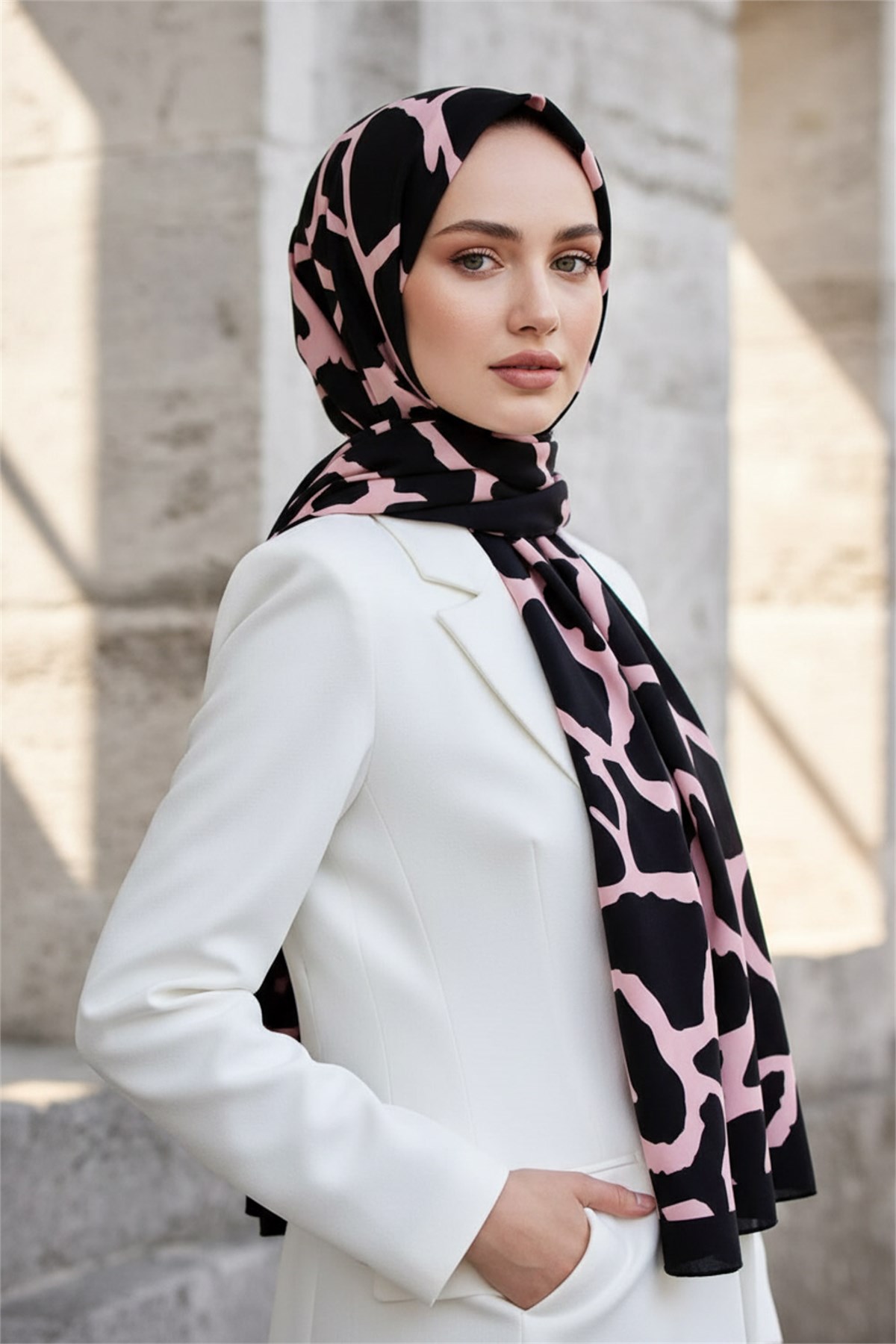 KREP TAŞ DESENLİ SİYAH - PUDRA RENKLİ 75X195 KIRIŞMAZ ŞAL