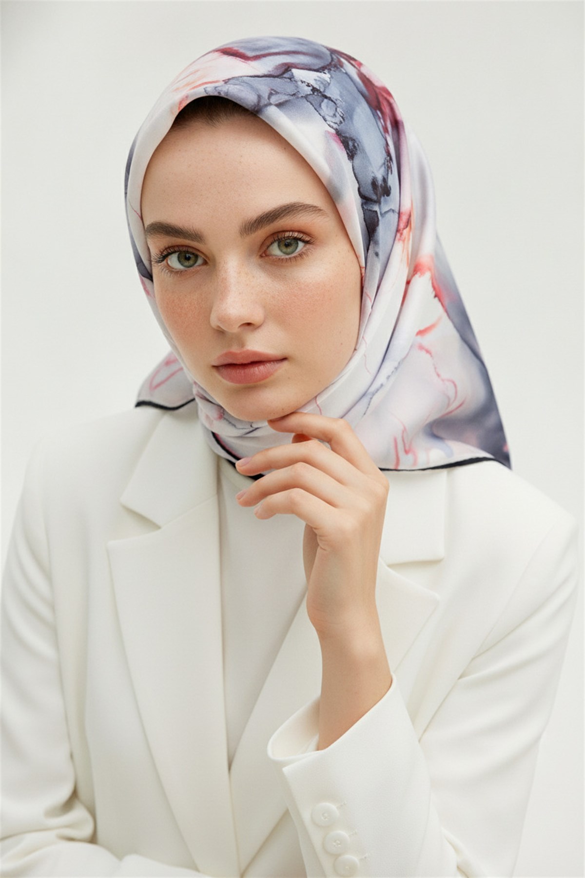 %100 Twill İpek Batik Çiçek Desenli İndigo - Bakır Renkli 90x90 Eşarp Kenar Dikiş Şekli El Dikişli