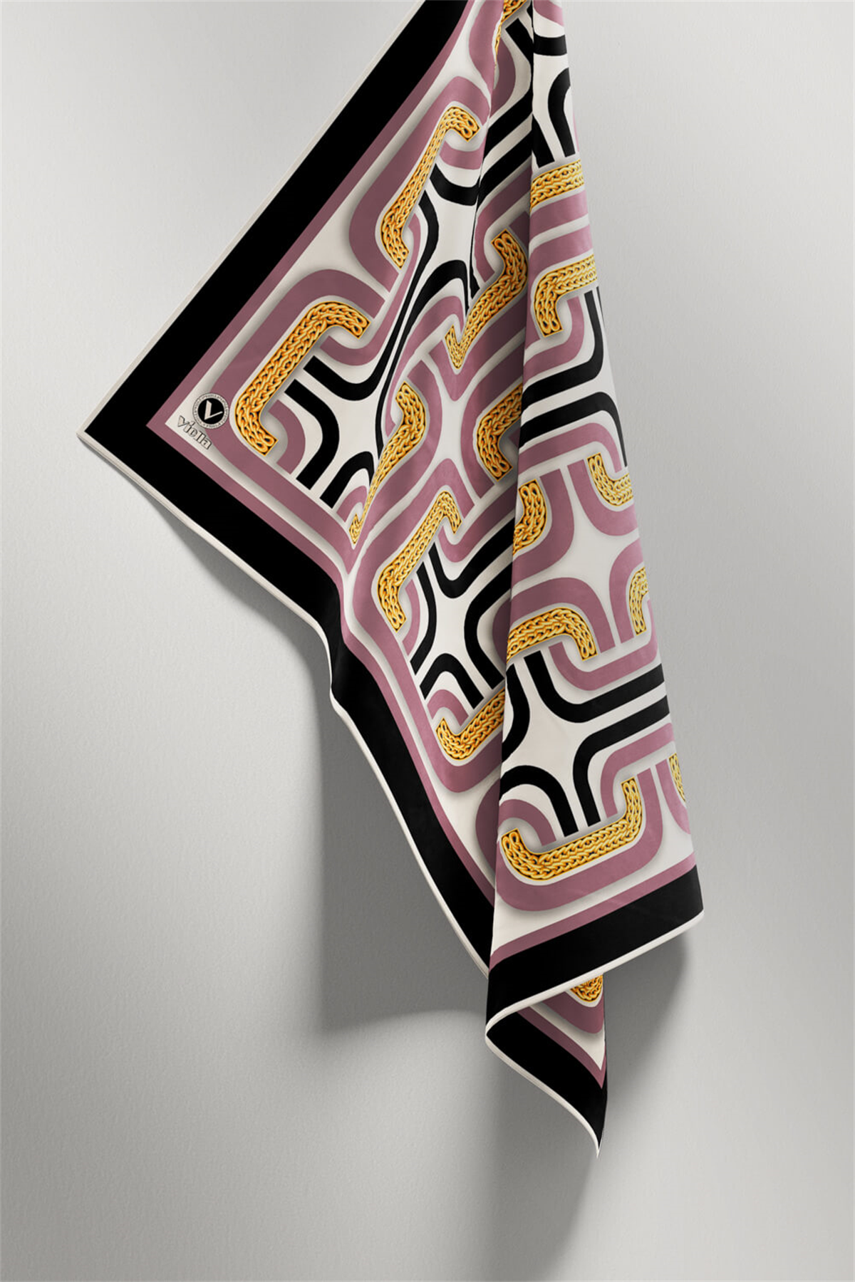 Twill Geometrik Zincir Desenli Pembe Renkli 90x90 Eşarp (İpek İçermez) Kenar Dikiş Şekli El Dikişli