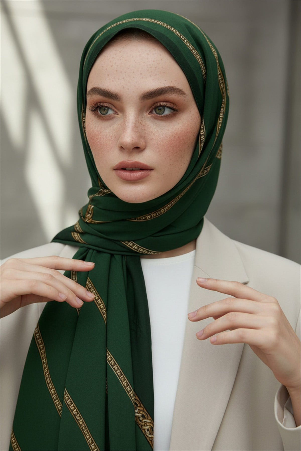 KREP ZİNCİR DESENLİ ZÜMRÜT YEŞİLİ RENKLİ 75X195 KIRIŞMAZ ŞAL