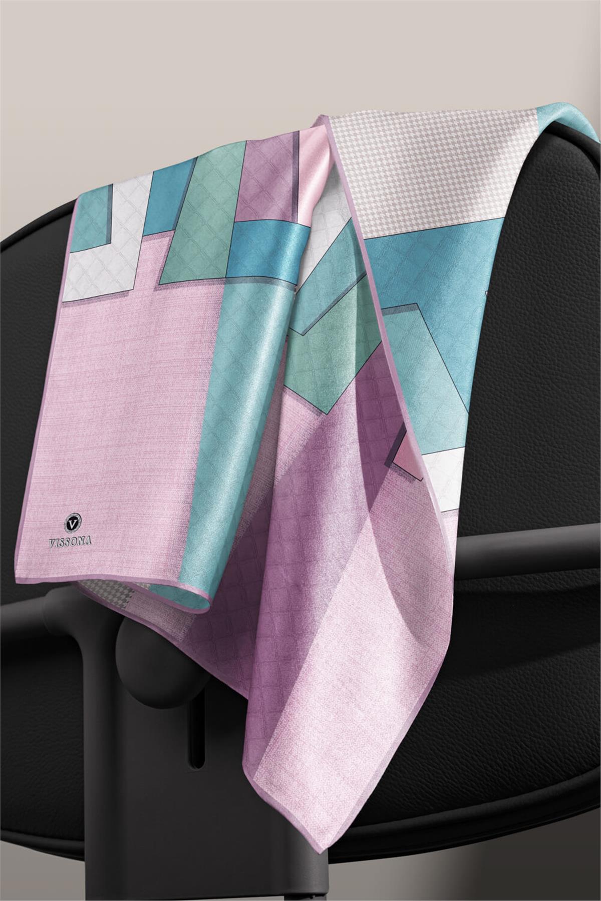 %100 Twill İpek Kazayaklı Ve Geometrik Desenli Pembe - Su Yeşili Renkli 90x90 Eşarp Dikim Şekli : El Dikişi