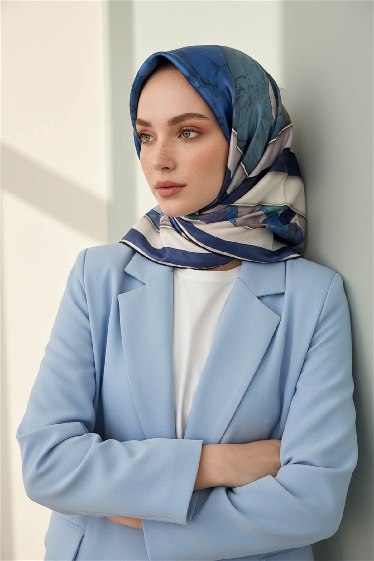 Rayon Geometrik Mermer Desenli Bebe Mavisi Renkli 90x90 Eşarp (İpek İçermez) Kenar Dikiş Şekli El Dikişli