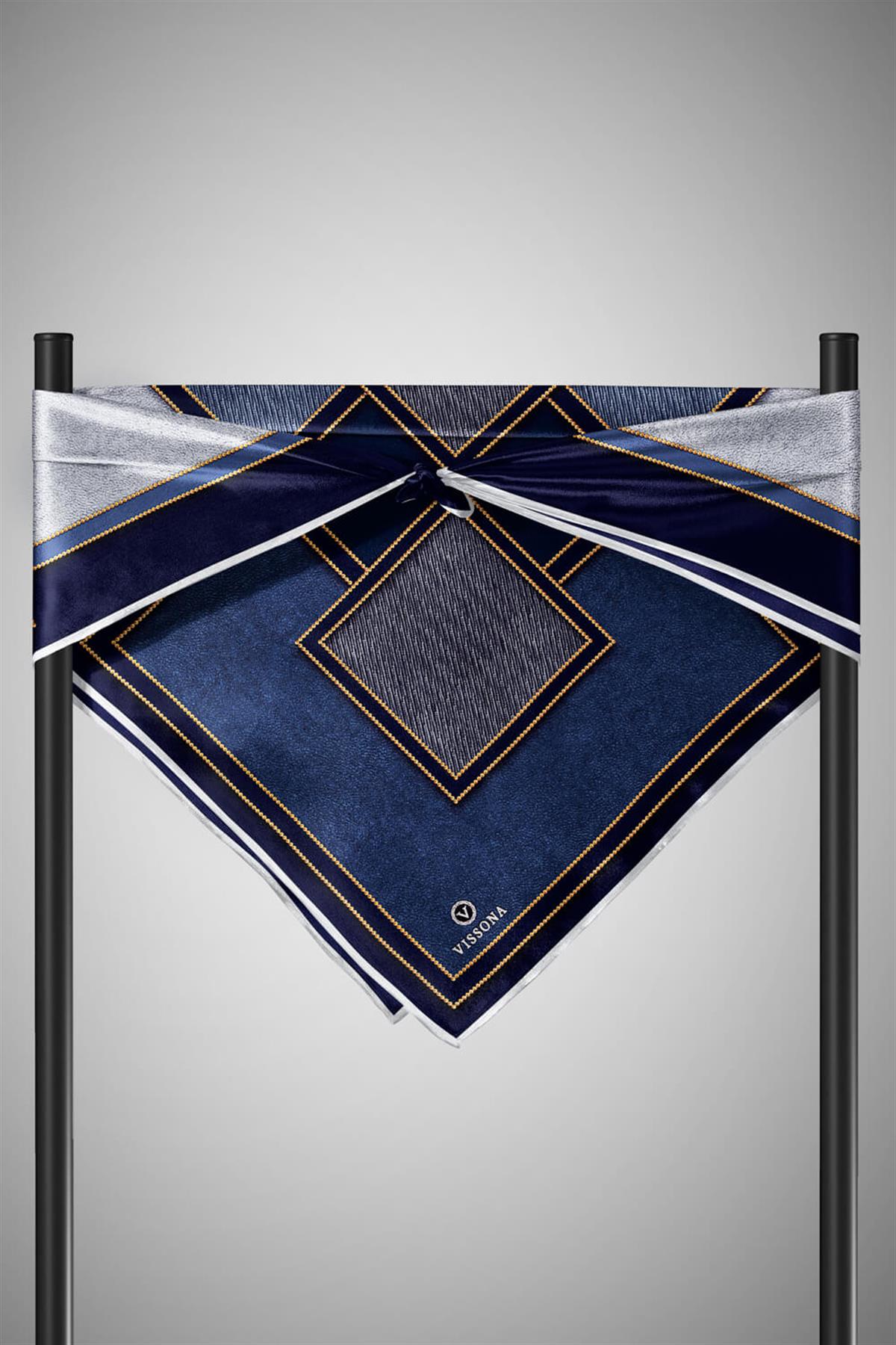 100% Twill İpek Gold Detaylı Kare Desenli Lacivert - İndigo Renkli 90x90 Dikim Şekli : El Dikişi