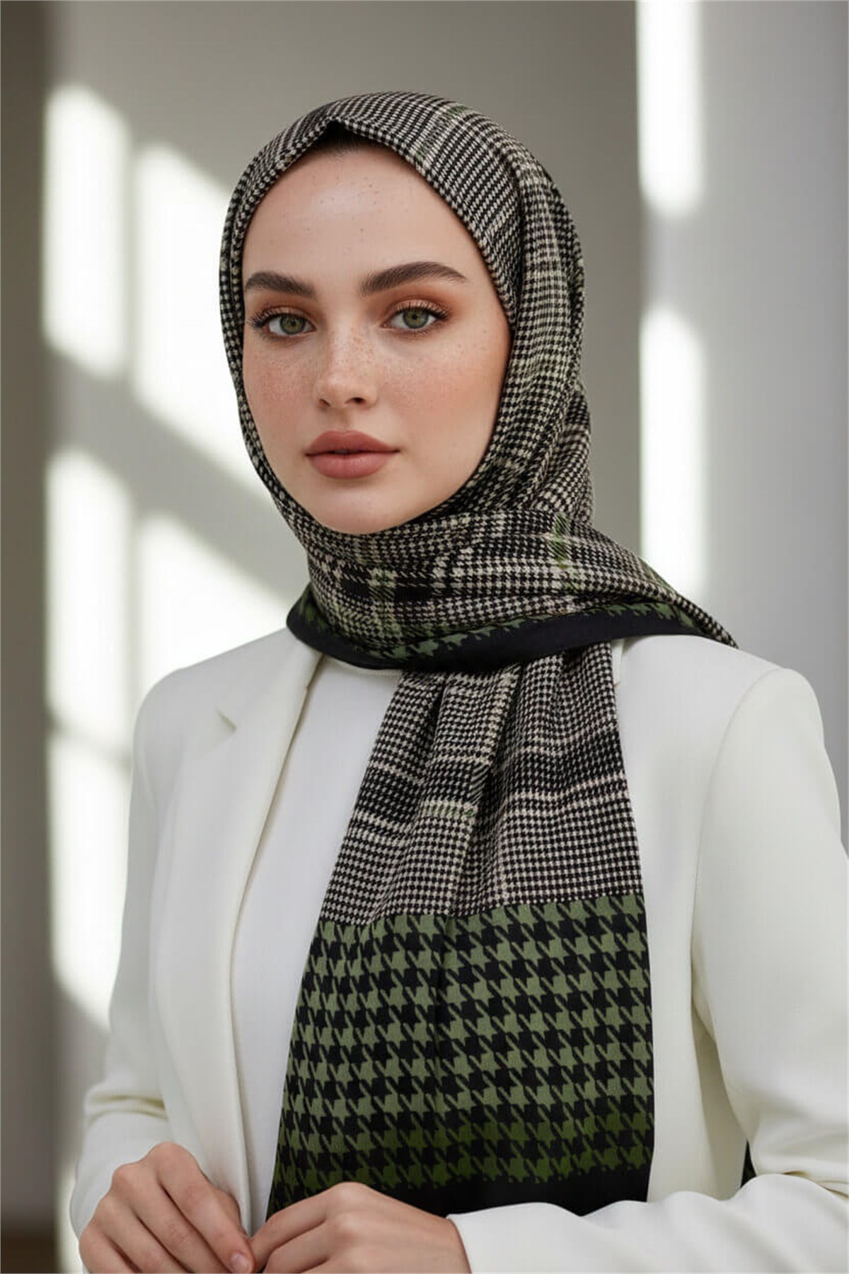 KREP EKOSELİ KAZAYAK DESENLİ ZÜMRÜT YEŞİLİ RENKLİ 75X195 KIRIŞMAZ ŞAL