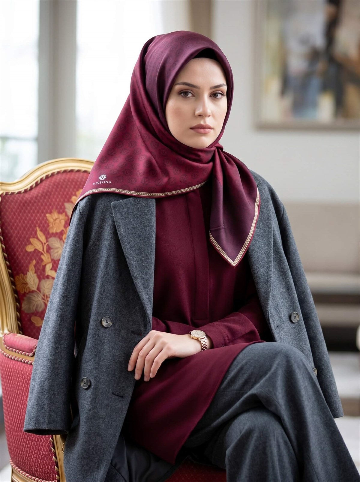 %100 Twill İpek Monogram Desenli Bordo Renkli 90x90 Eşarp Dikim Şekli : El Dikişi