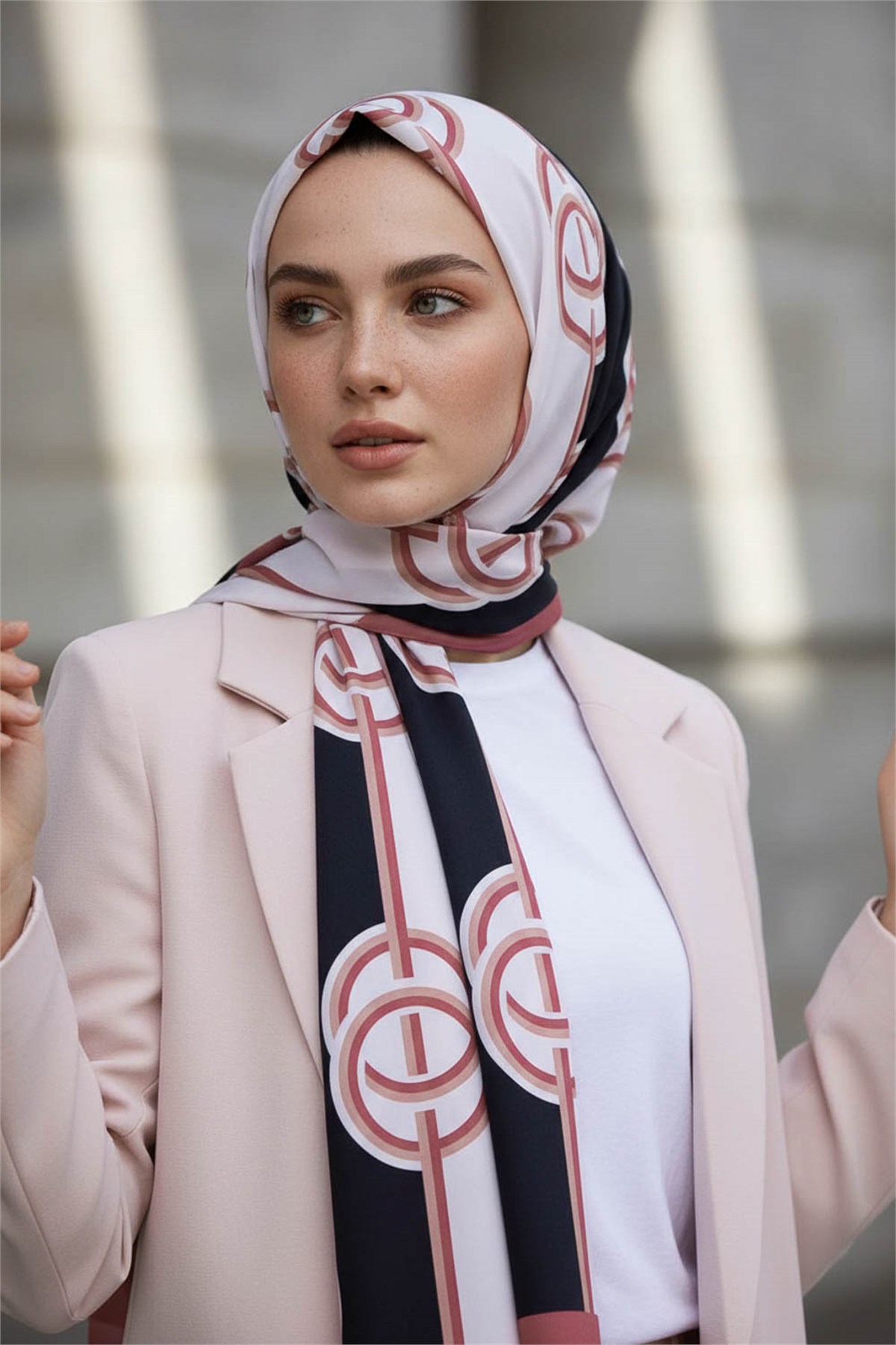 KREP ÇİZGİLİ DESENLİ PUDRA RENKLİ 75X195 KIRIŞMAZ ŞAL