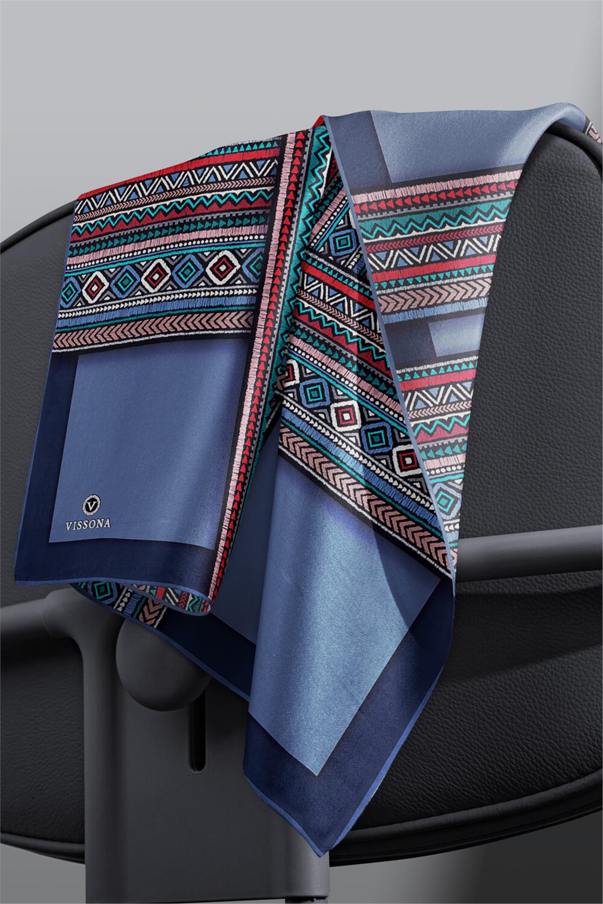 %100 Twill İpek Etnik Desenli İndigo - Bordo Renkli 90x90 Eşarp Dikim Şekli : El Dikişi