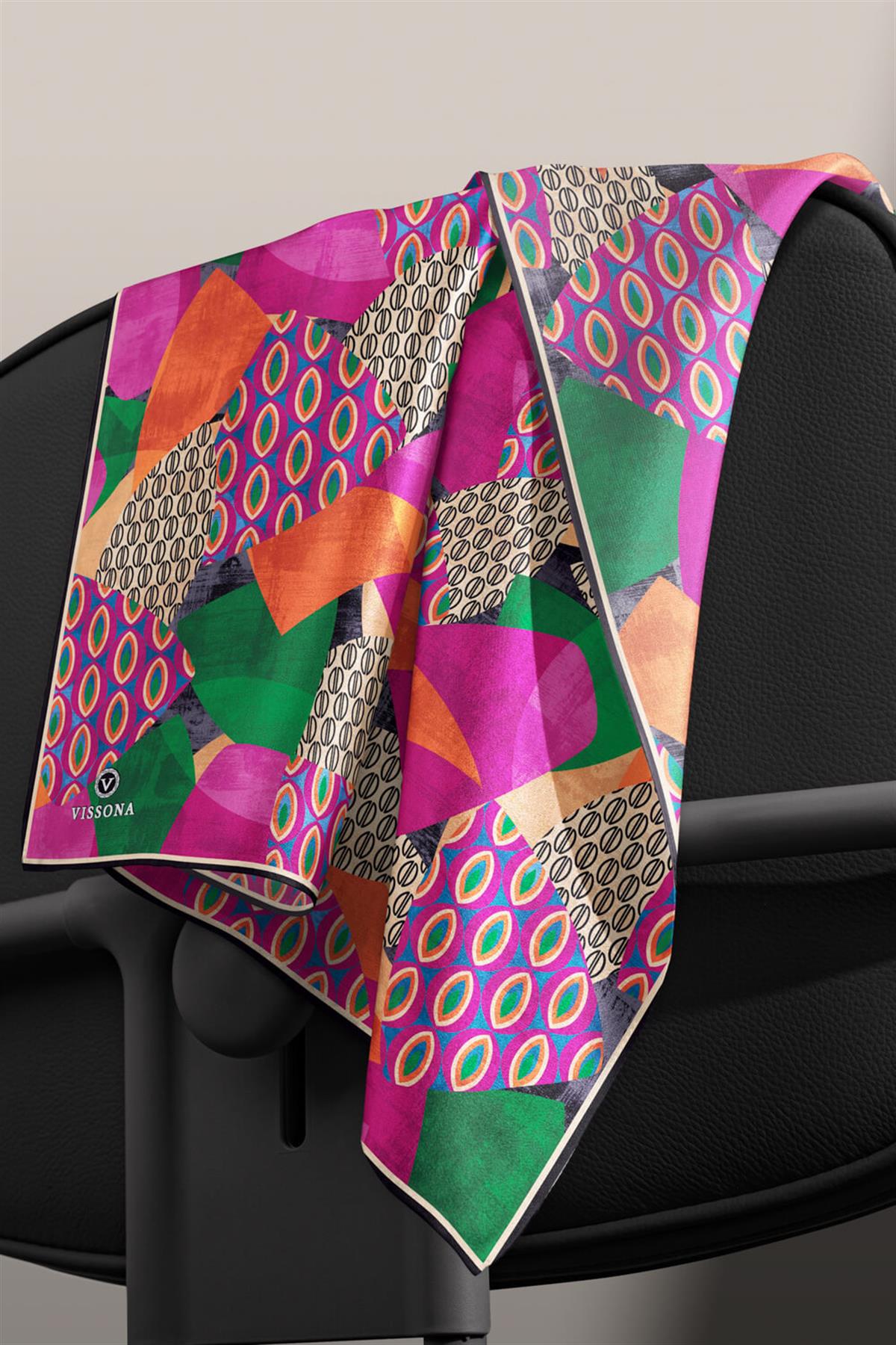 %100 Twill İpek Geometrik Desenli Fuşya - Zümrüt Yeşili Renkli 90x90 Eşarp Eşarp Kenar Dikiş Şekli El Dikişli