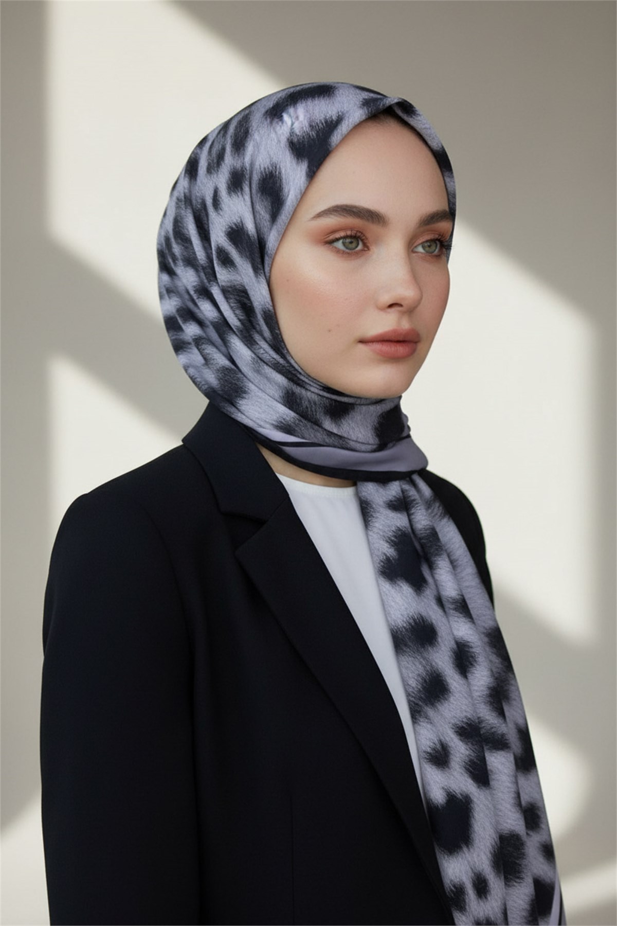 KREP LEOPAR DESENLİ SİYAH RENKLİ 75X195 KIRIŞMAZ ŞAL