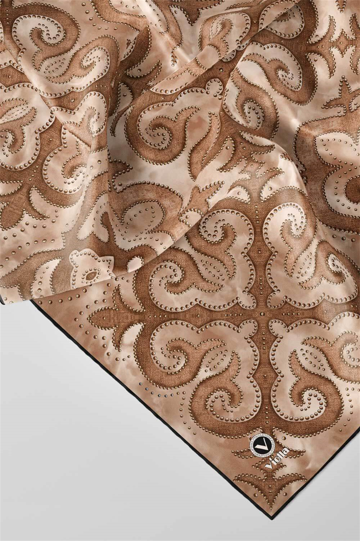 Twill Barok Desenli Bej Renkli 90x90 Eşarp (İpek İçermez) Kenar Dikiş Şekli El Dikişli