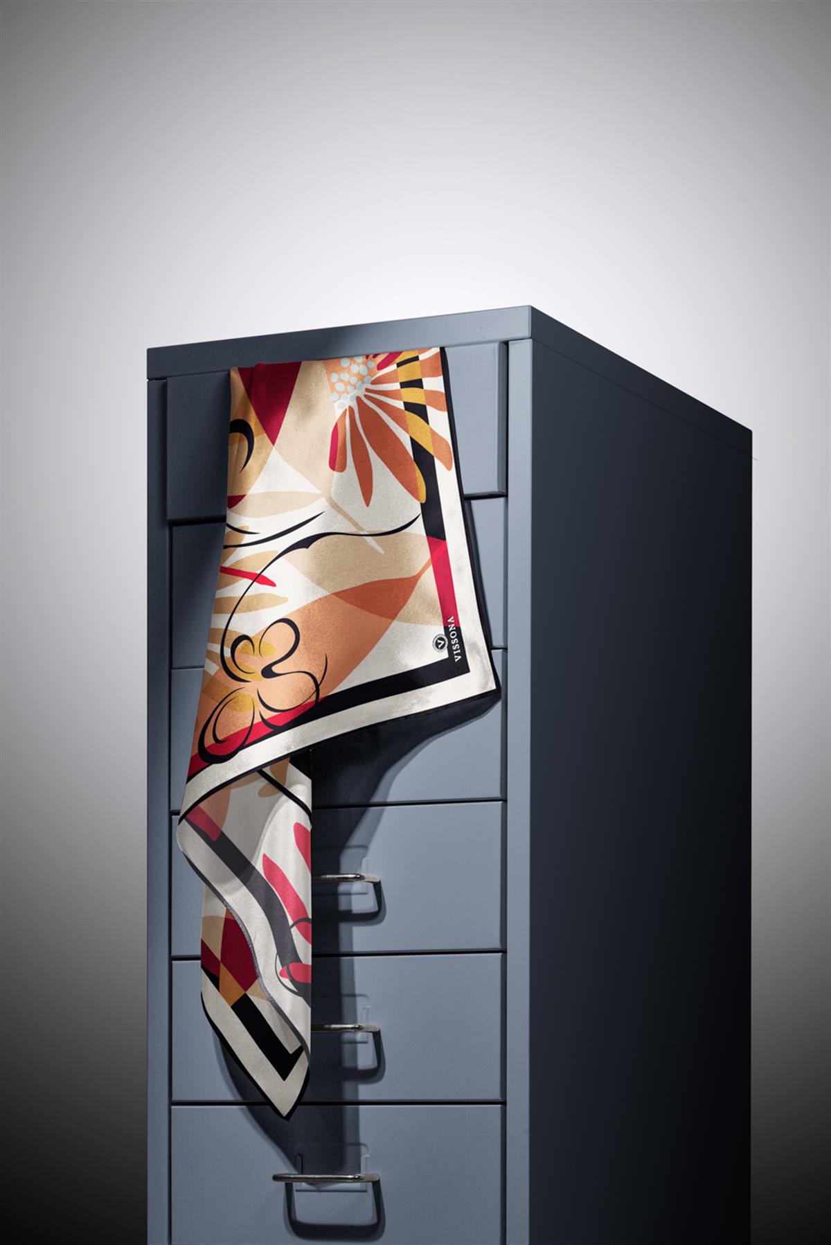 %100 Twill İpek Çiçek Desenli Bordo - Bej Renkli 90x90 Eşarp Dikim Şekli : El Dikişi