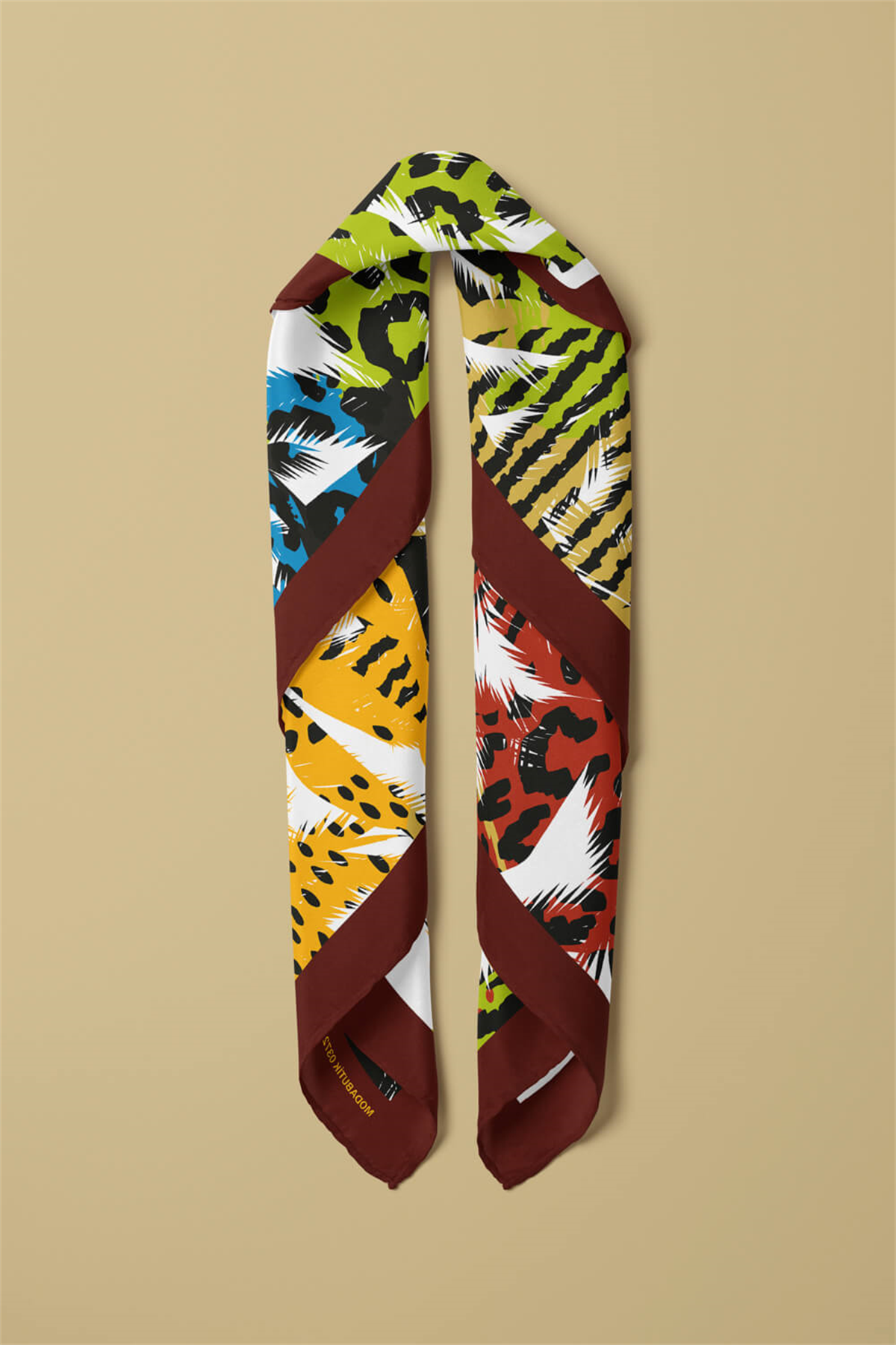 C114 Kadın Egzotik Desenli Bandana 50x50 Yeşil Sarı DG0372-22